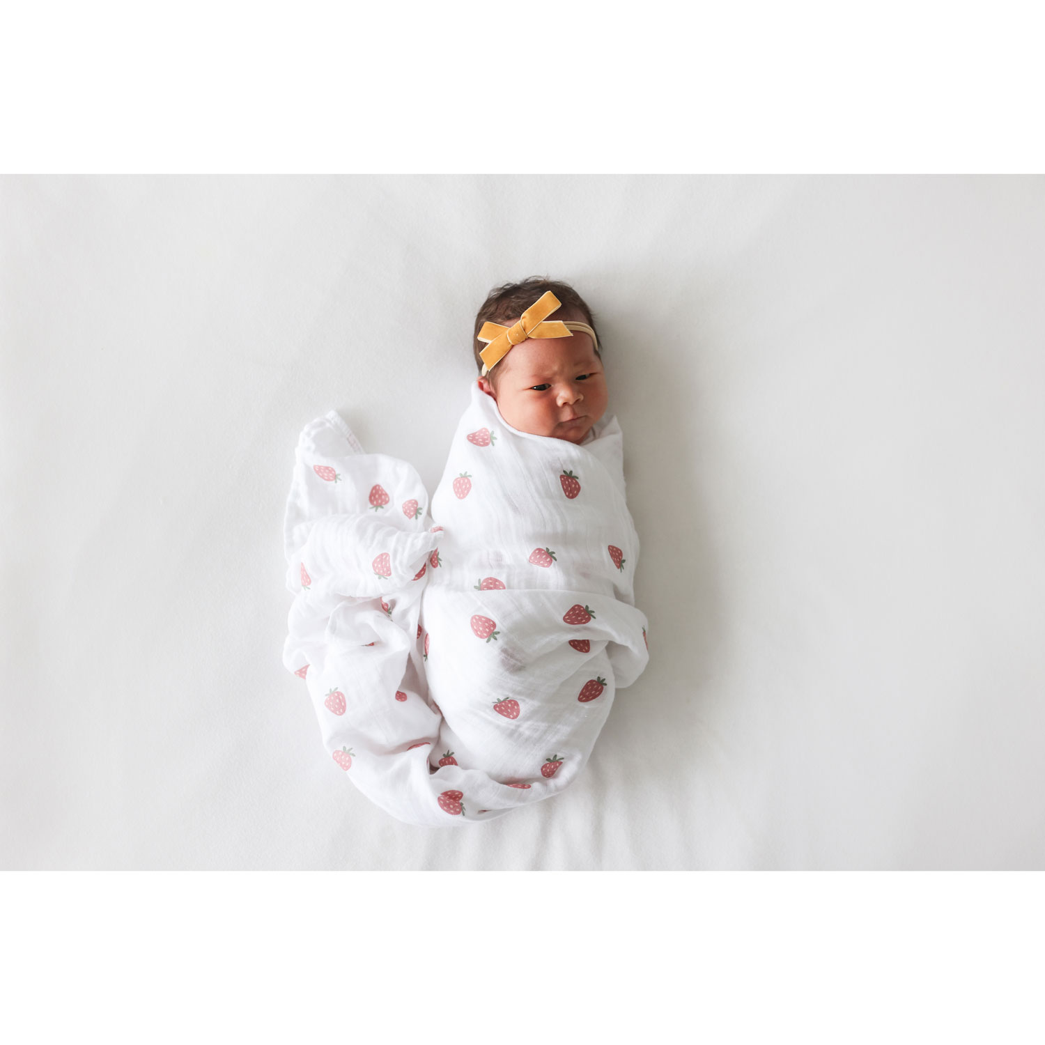 Lulujo Muslin Swaddles - 2 Pack - Strawberries/Ballet Slipper