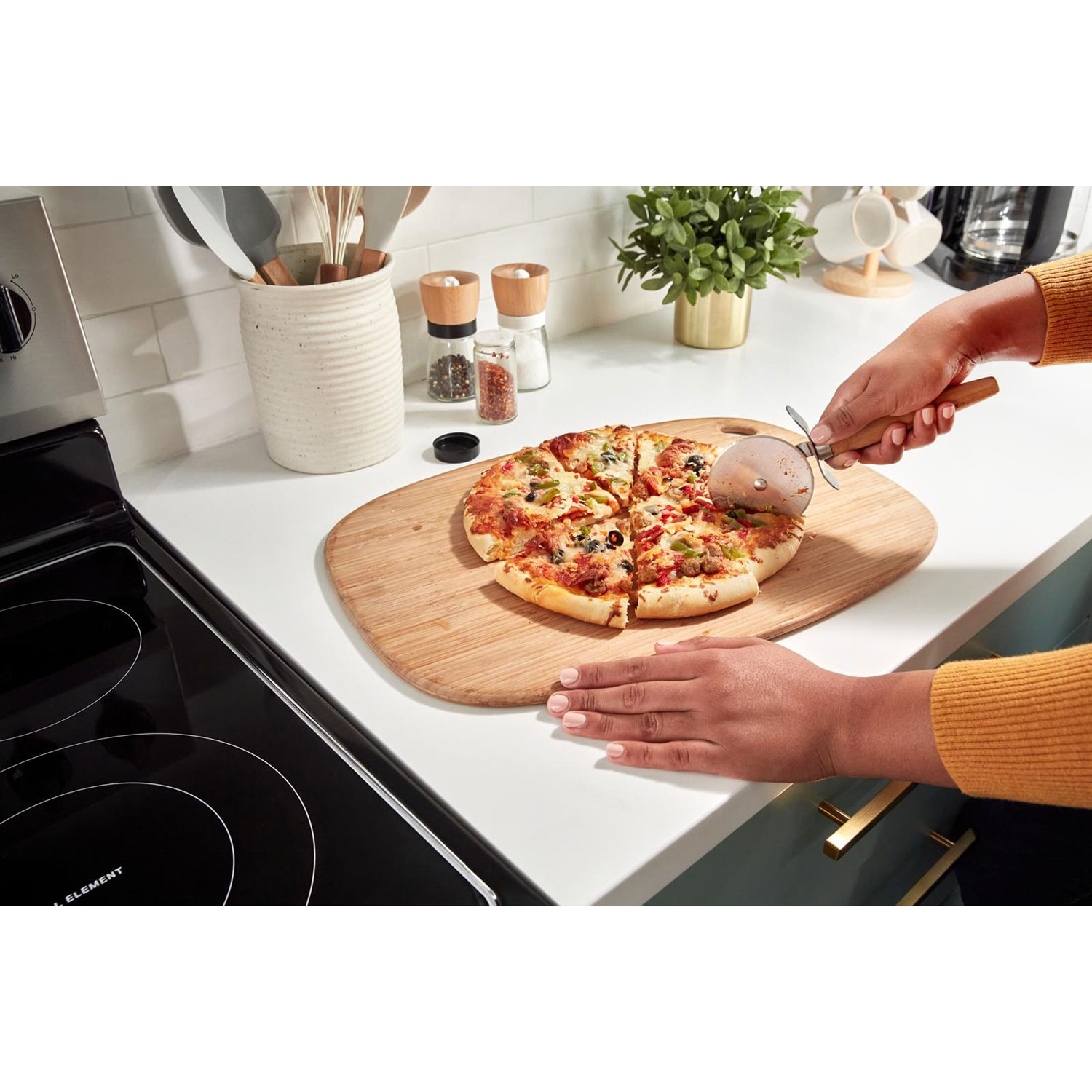 Cuisinière électrique autonome à 4 éléments avec four autonettoyant 5,3 pi³ 30 po série 3 de Whirlpool - Inox