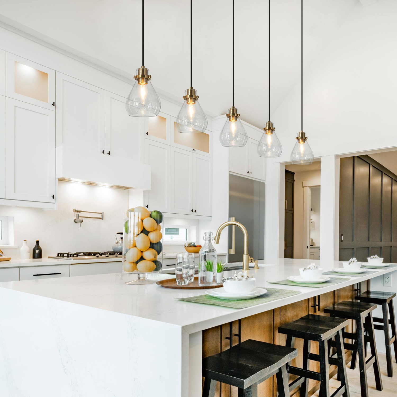 Transitional Linear Black Chandelier, 5-Light 30-in Brass Gold and Black in Bell Modern/Contemporary Clear Glass LED Hanging Kitchen Island Light
