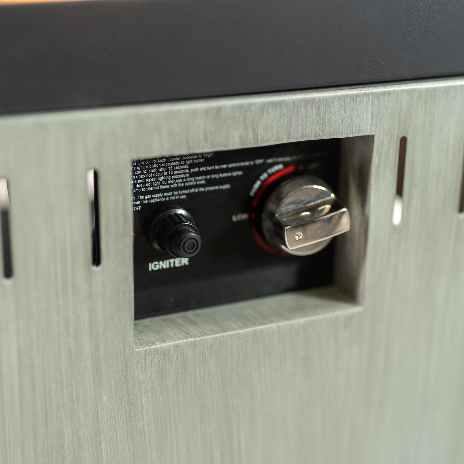 Radiateur au propane noir d'extérieur à colonne de patio 12.500&nbsp;BTU