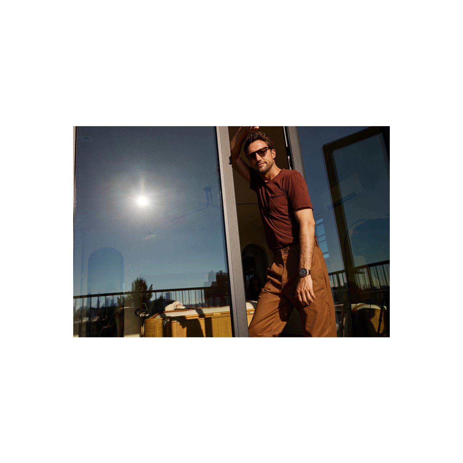 Montre pour hommes Axiom SC Eco-Drive 43&nbsp;mm de Citizen avec boîtier en inox rose doré et bracelet en cuir brun et cadran noir