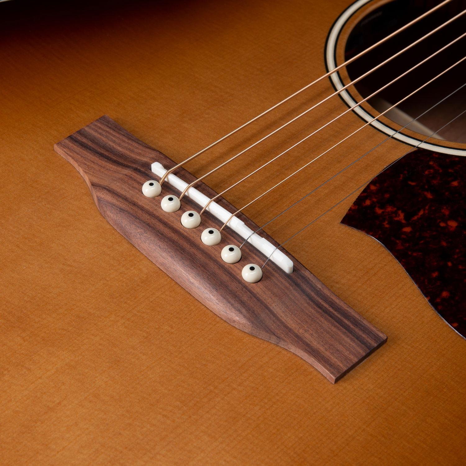 Guitare acoustique Americana d'Art & Lutherie - Doré/Bourgogne/Brun