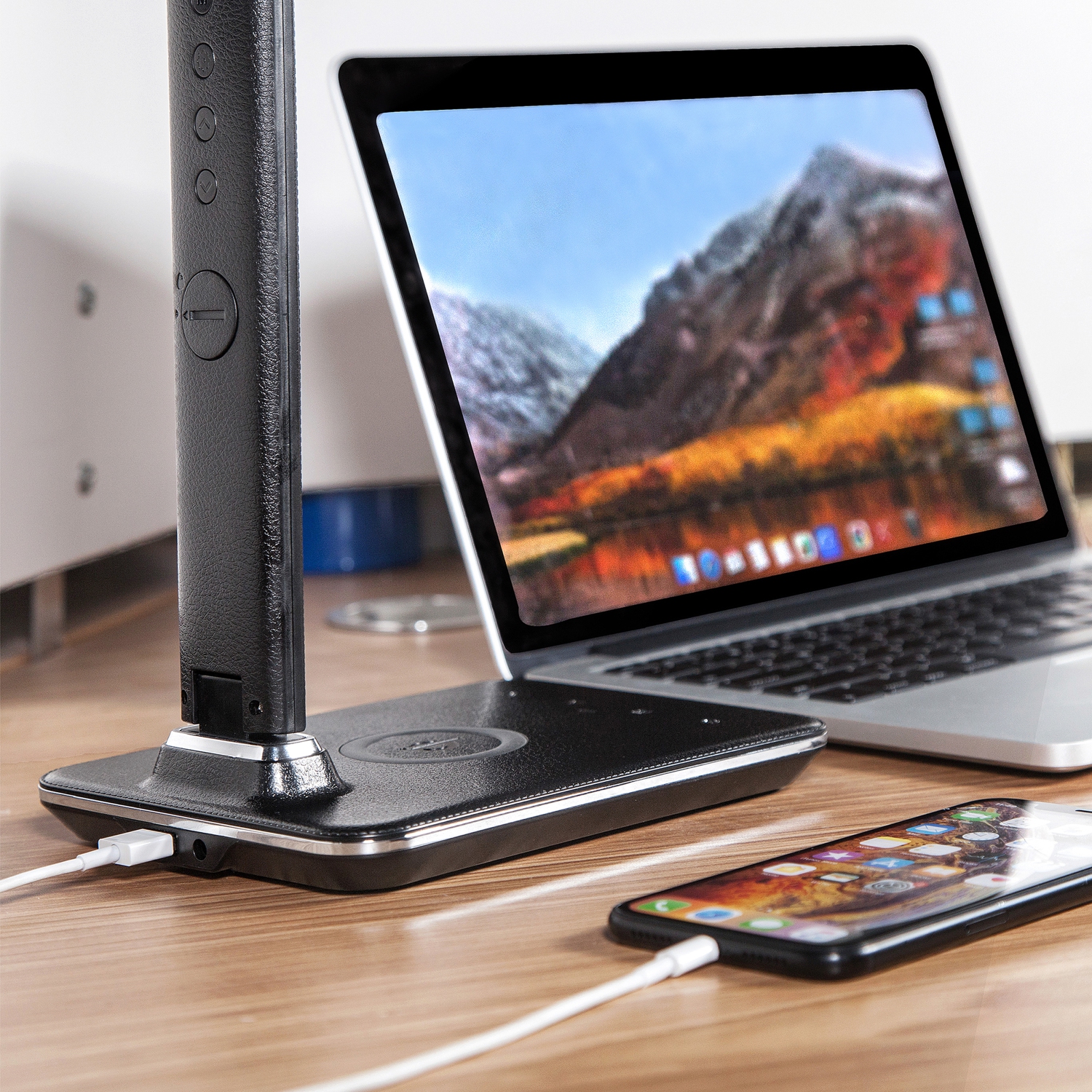 Remis à neuf - Lampe de bureau DEL SHOPPINGALL avec chargeur sans fil Qi, port de chargement USB, 3 modes de couleur avec 5 niveaux de luminosité,