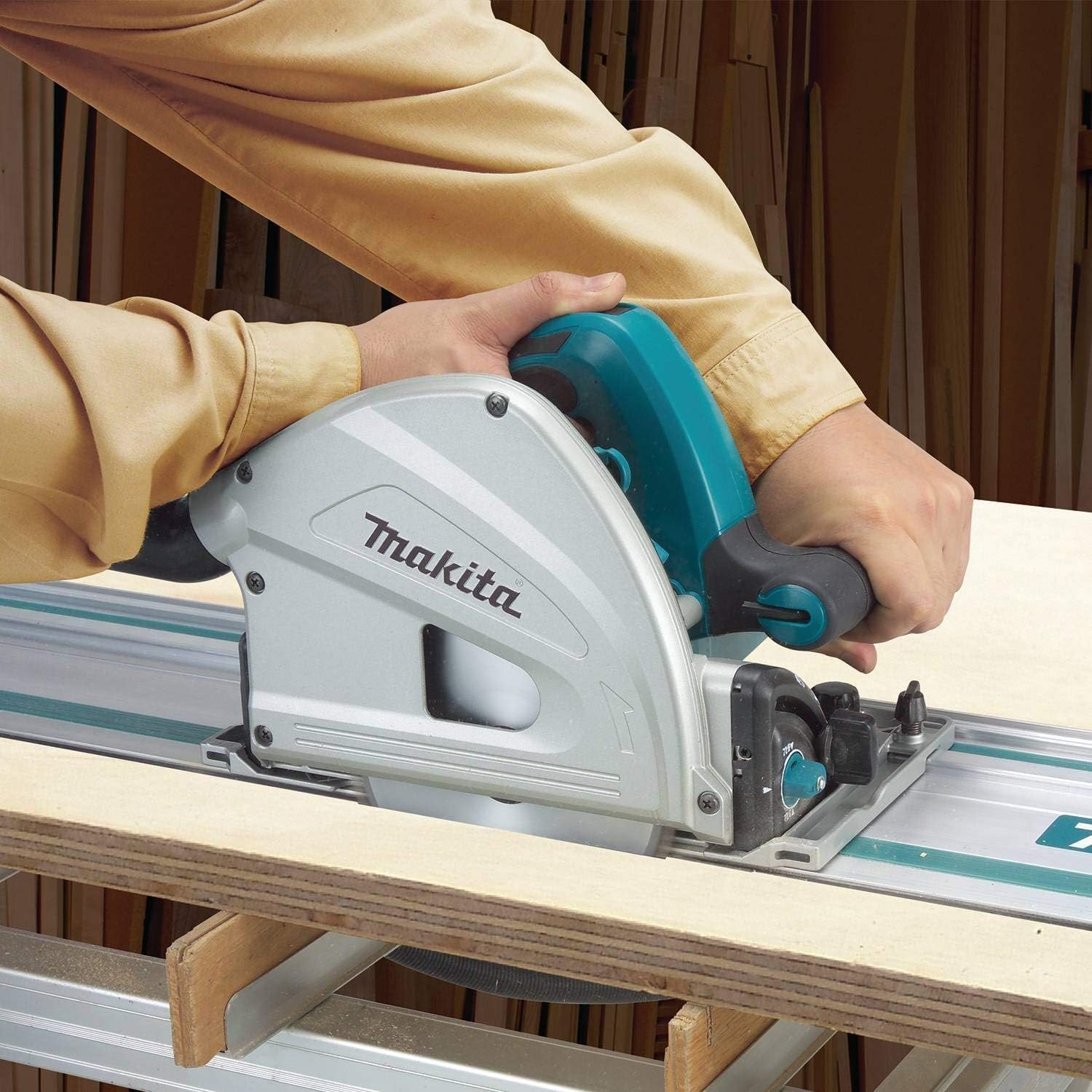 Makita SP6000J1 Ensemble de scie circulaire 6-1/2&nbsp;po Plunge, avec étui à outils empilable et rail-guide de 55 po, bleu