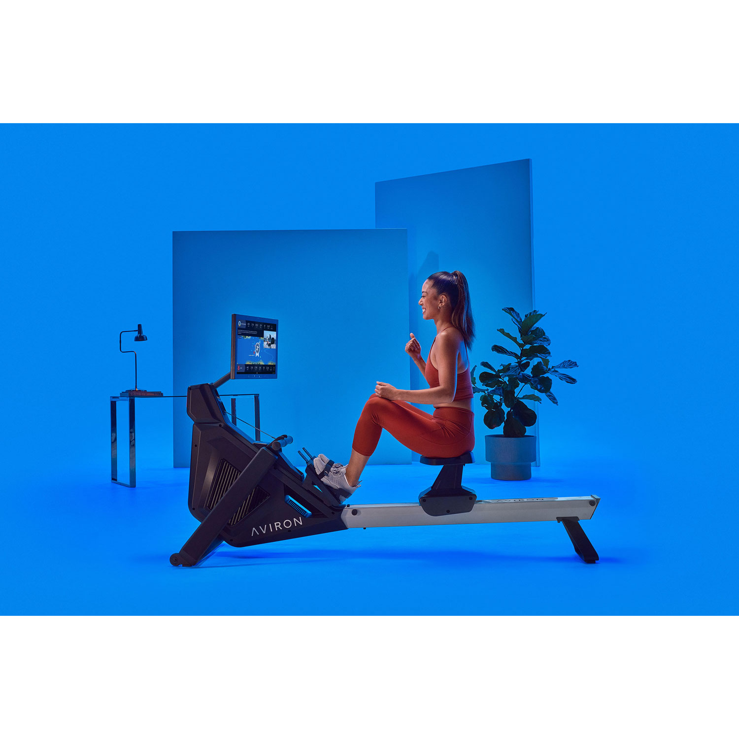 Rameur magnétique/pneumatique basé sur le jeu série Strong avec écran tactile HD de 22 po d'Aviron - Exclusivité de Best Buy