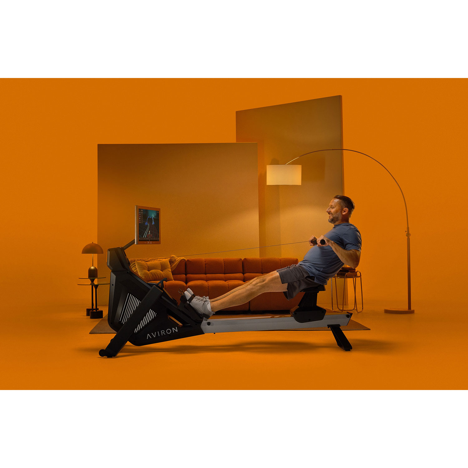 Rameur magnétique/pneumatique basé sur le jeu série Strong avec écran tactile HD de 22 po d'Aviron - Exclusivité de Best Buy