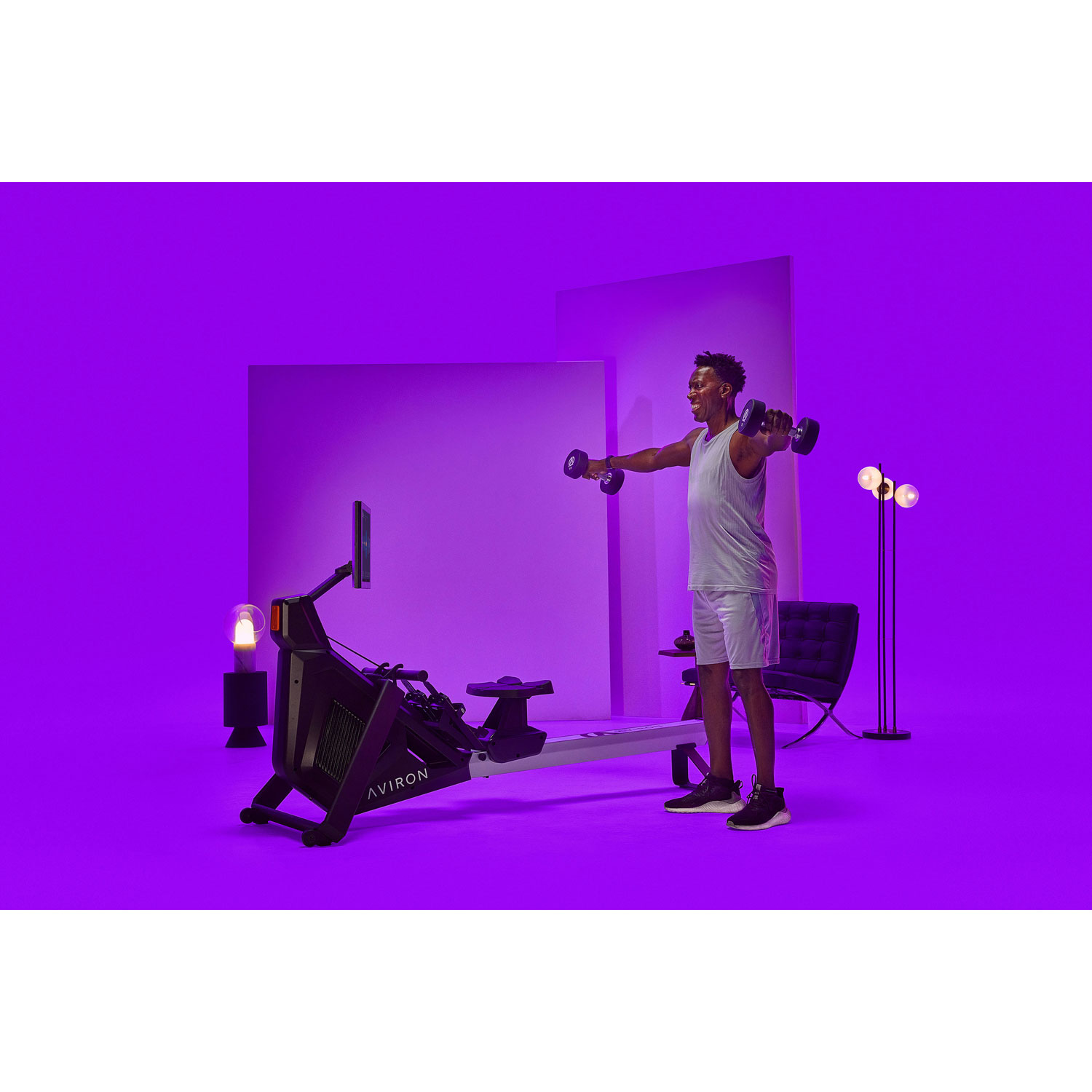 Rameur magnétique/pneumatique basé sur le jeu série Strong avec écran tactile HD de 22 po d'Aviron - Exclusivité de Best Buy