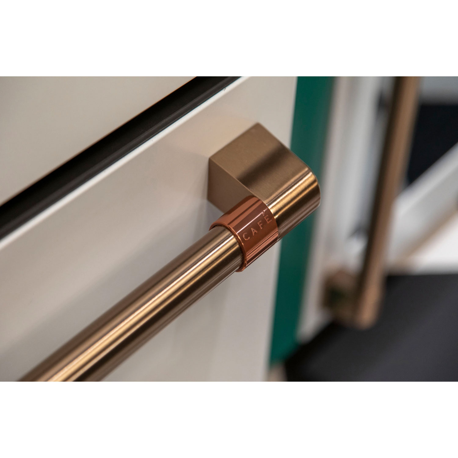 Cellier encastrable à deux zones de température Café pour 46 bouteilles - Acier inoxydable