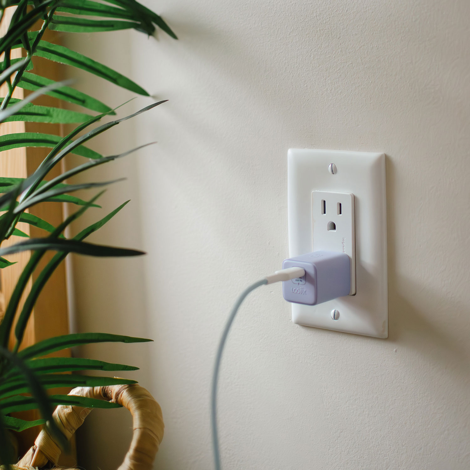 Chargeur mural PD GaN USB-C de 30 W Vibrance de LOGiiX - Lavande