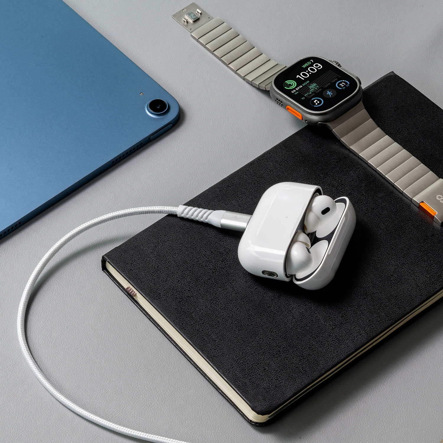 Câble tissé USB-C à Lightning de 1,2 m Vibrance de LOGiiX (LGX-13755) - Blanc