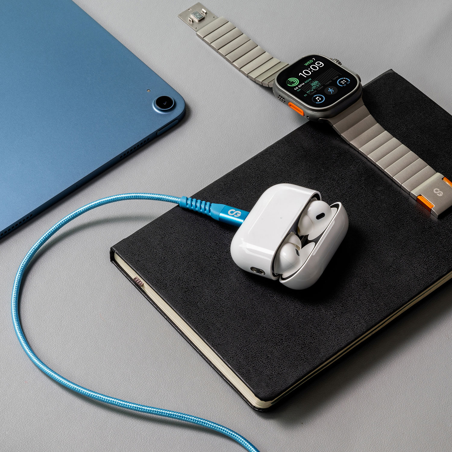 Câble tissé USB-C à Lightning de 1,2 m Vibrance de LOGiiX (LGX-13759) - Turquoise