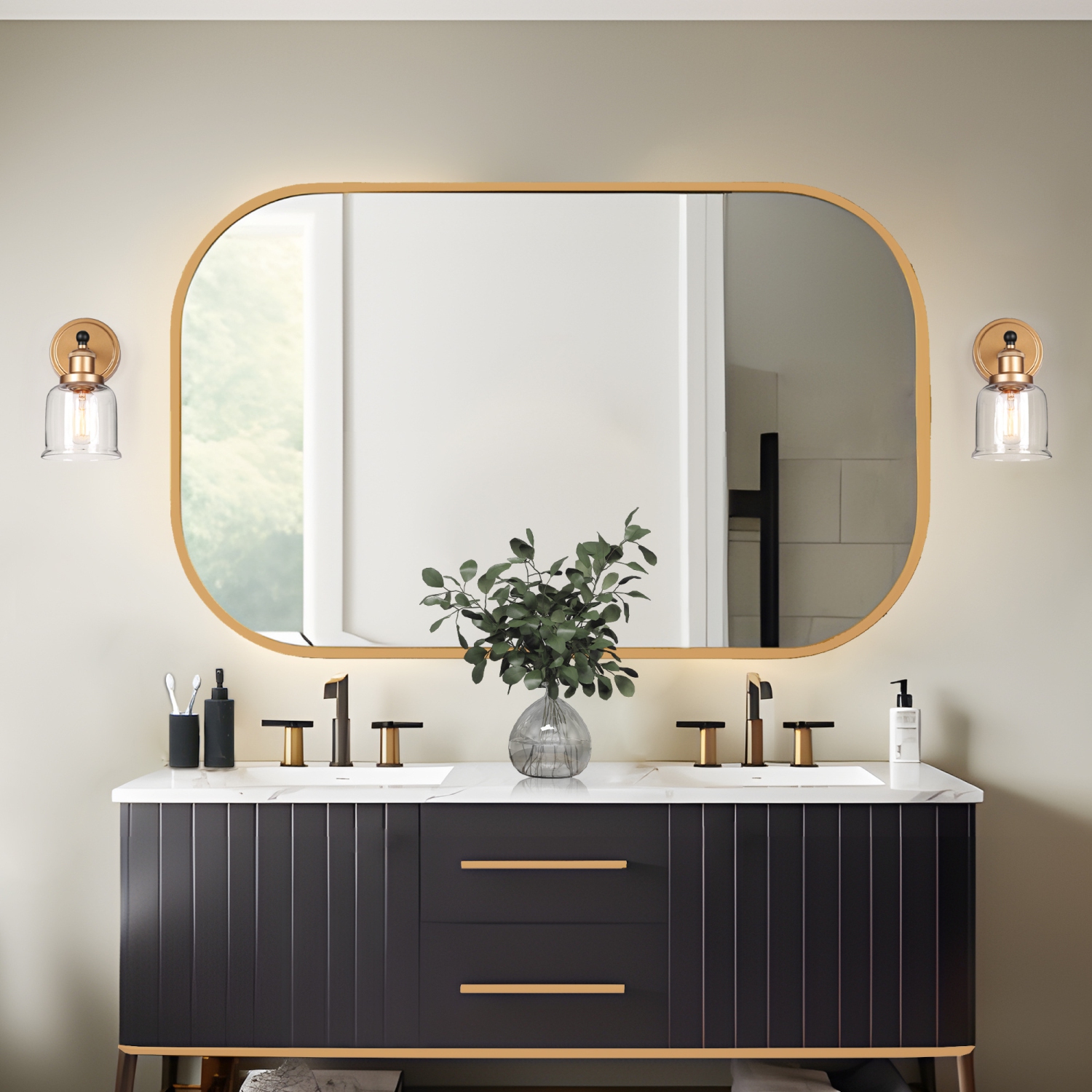 Applique murale transitionnelle Bell pour salle de bain, 1 lumières modernes, noir et laiton, abat-jour en verre transparent