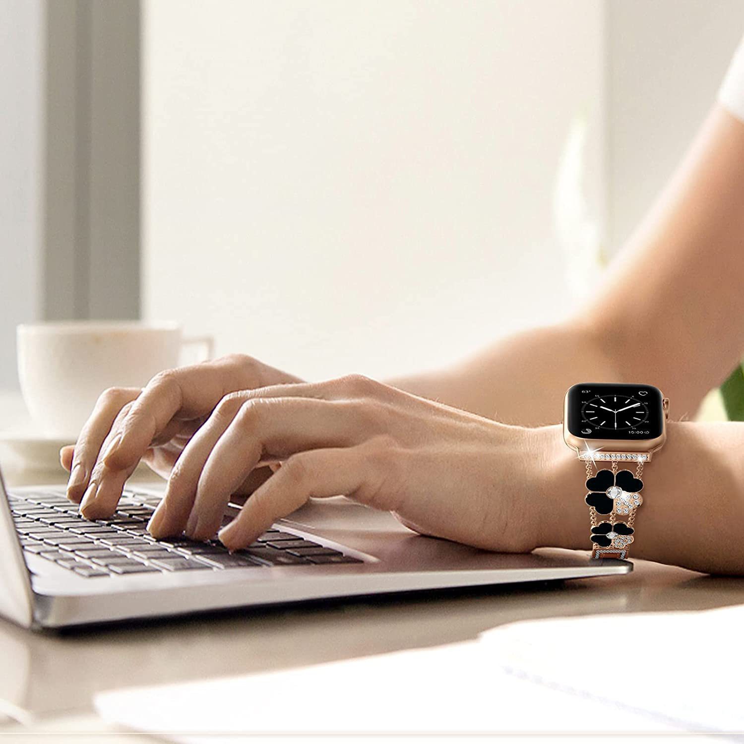 Bracelet en métal de WFG pour Apple Watch de 38 mm/40 mm/41 mm - Fleur noire/Argenté