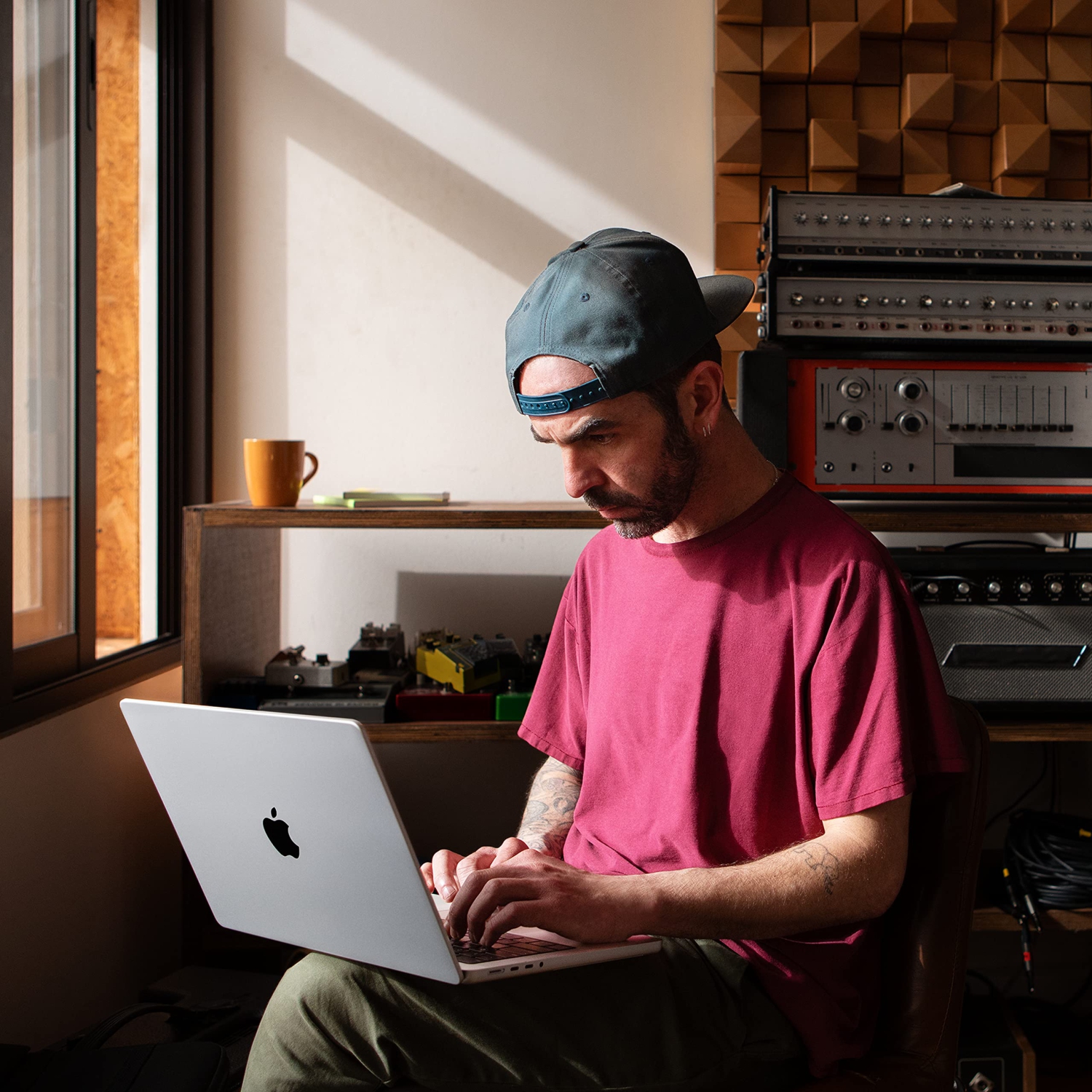 MacBook Pro 2023 d'Apple avec puce M2 Max, processeur 12 cœurs et processeur graphique 30 cœurs : Écran Liquid Retina XDR de 14,2 po, mémoire unifiée