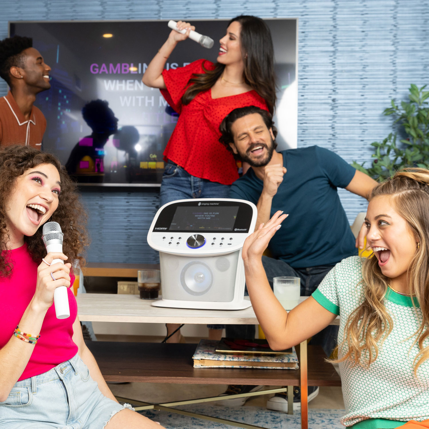 Système de karaoké Wi-Fi et Bluetooth avec microphones sans fil de Singing Machine - Blanc - Exclusivité Best Buy