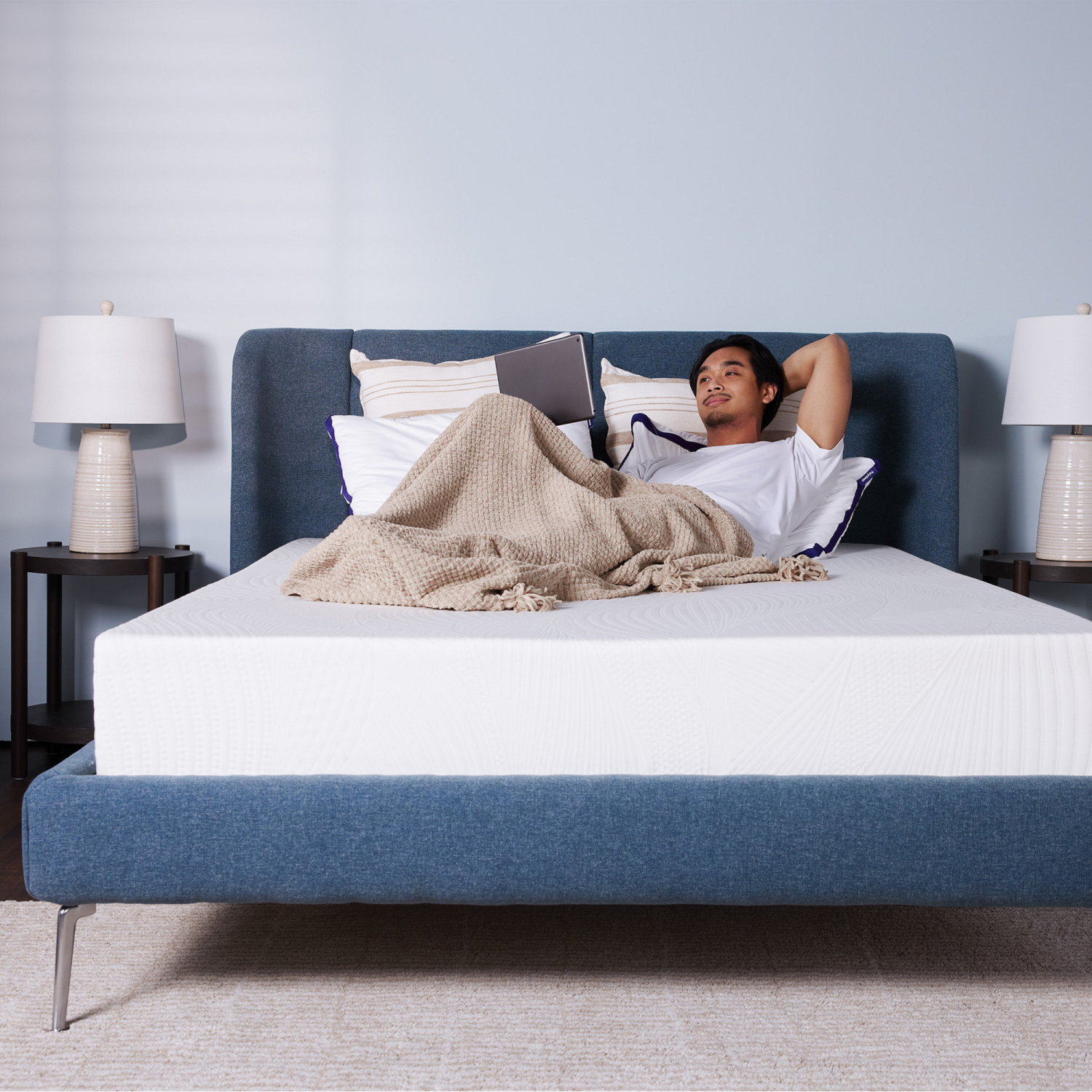 Matelas en mousse à mémoire de 9 po Sierra de Polysleep – matelas mi-ferme dans une boîte, fabriqué au Canada avec mousse antimicrobienne – Grand lit