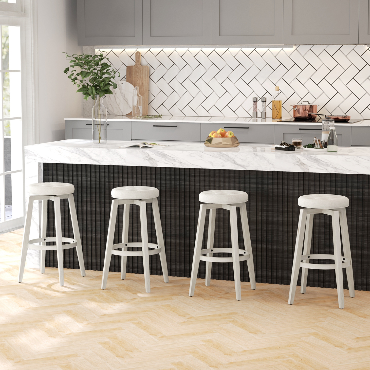 Ensemble de 2 tabourets de bar pivotants de 30 po avec cadre en bois et en caoutchouc à hauteur de bar de Costway - Beige