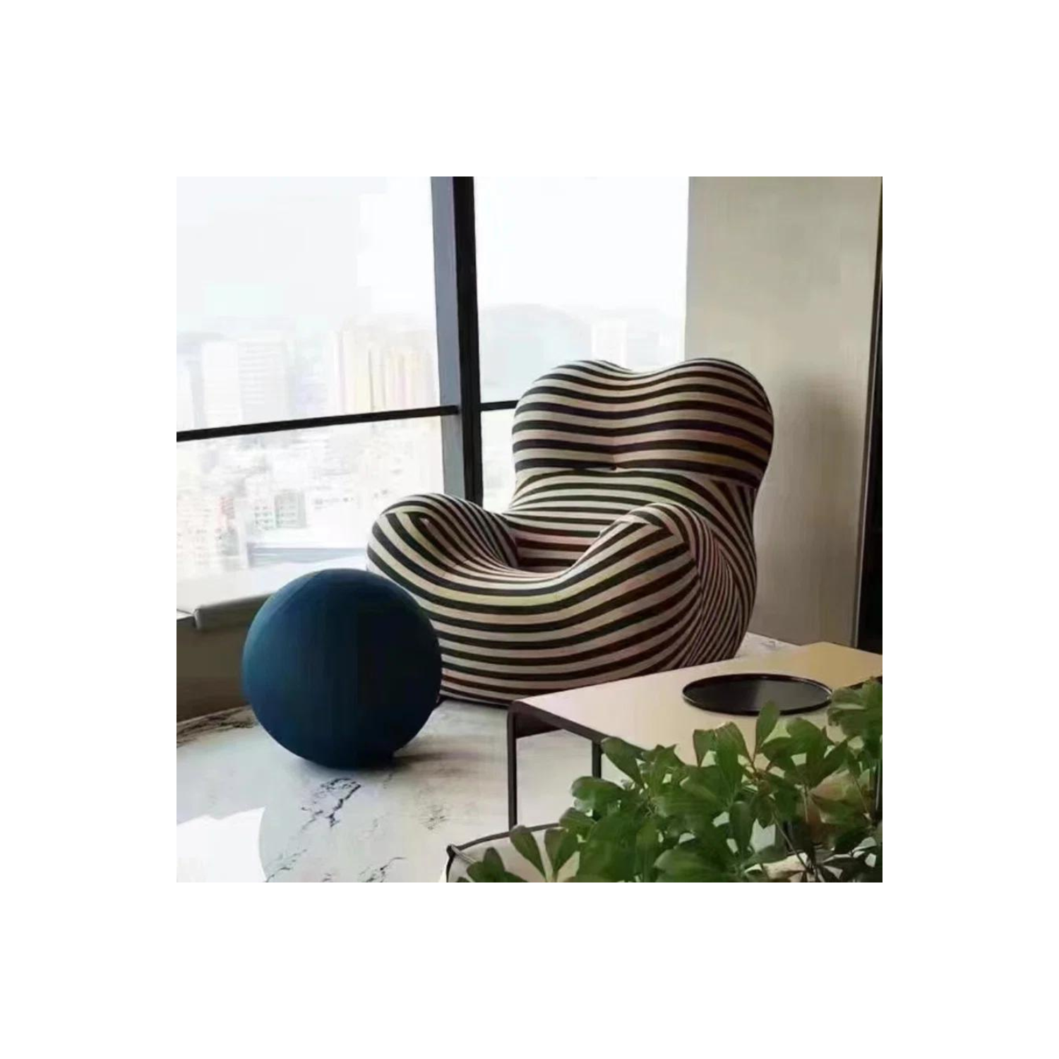 Fauteuil d'appoint recouvert LivinVeluris avec pouf attaché au cordon - Multicolore