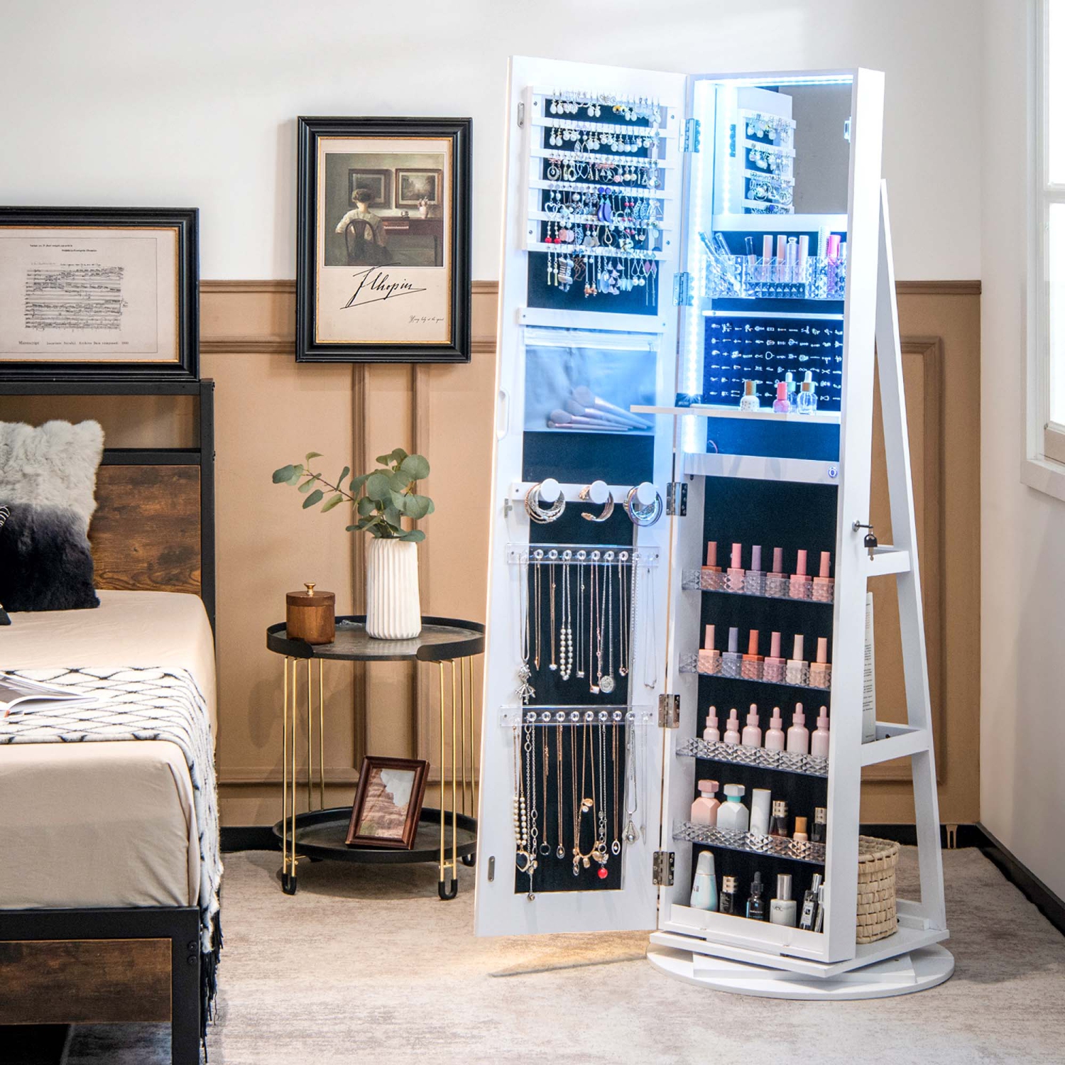 Meuble à bijoux pivotant à 360° avec rangement à 3 couleurs et&nbsp;éclairage intégré de Costway