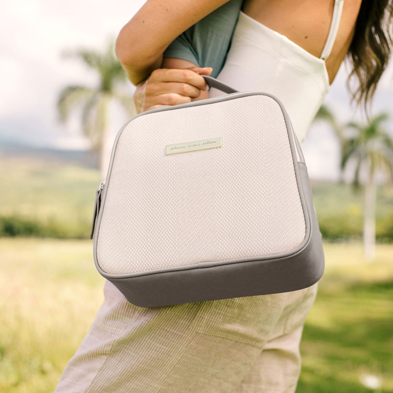 Sac fourre-tout pour biberons et repas Tandem de Petunia Picklebottom - Mailles de câble gris mat