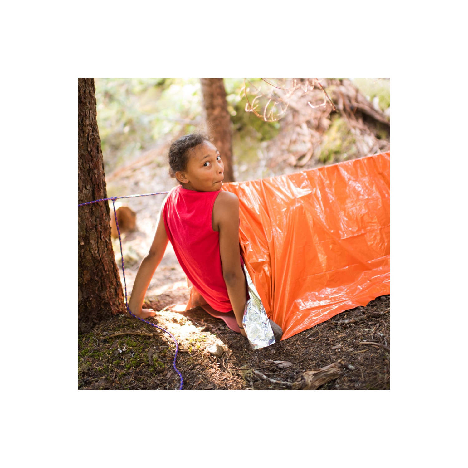 Ensemble de survie avec couverture d'urgence d'axGear, équipement de camping de randonnée pour l'extérieur, avec espace en bisens