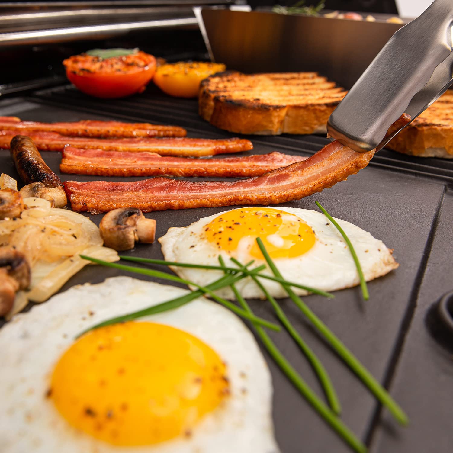 Broil King 11242 Cast Iron Griddle for Broil King Baron, Crown, Crown Pellet Series Grills 17.48 -in X 12.48 -in