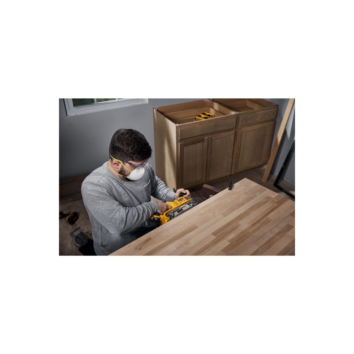 Ponceuse à courroie sans balai DeWALT 20&nbsp;V MAX 3 x 21 po, outil sans fil seulement