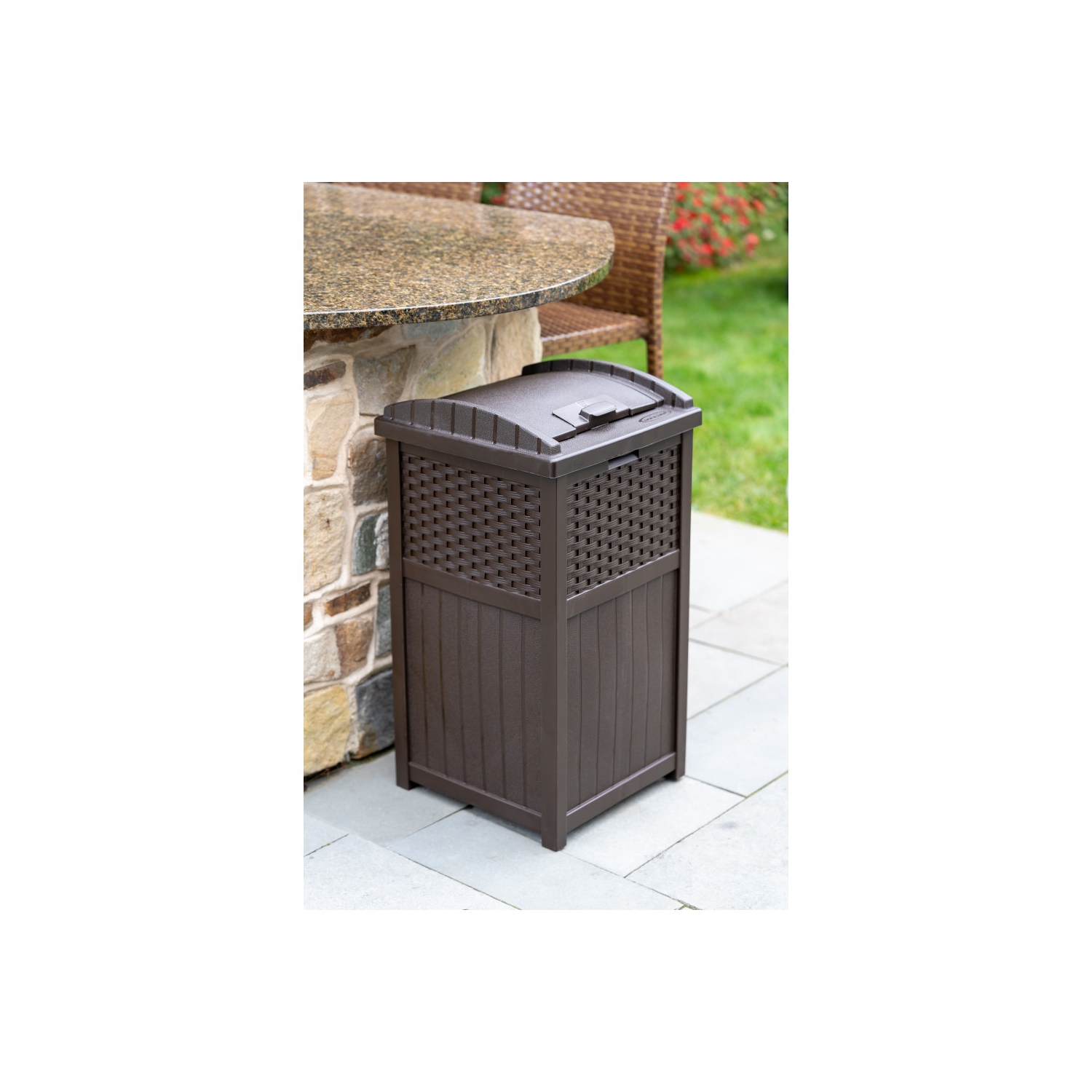 Suncast - Wicker Trash Hideaway® - Java