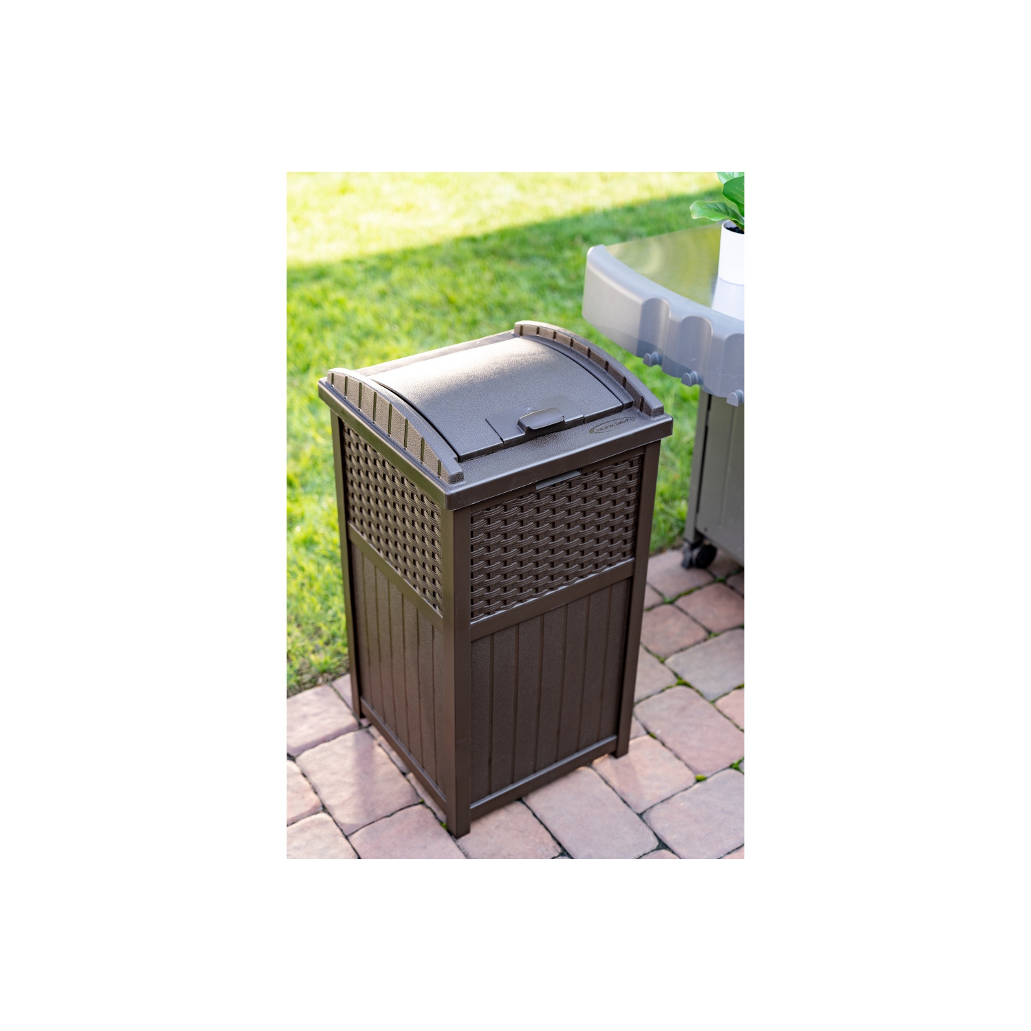 Suncast - Wicker Trash Hideaway® - Java