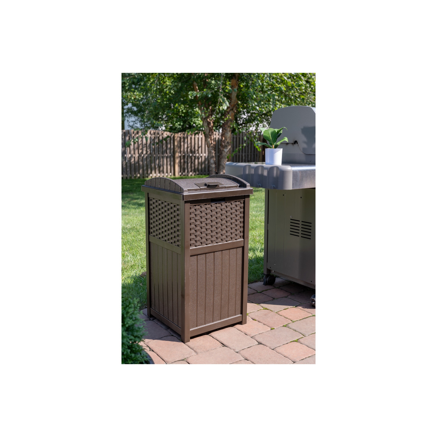 Suncast - Wicker Trash Hideaway® - Java
