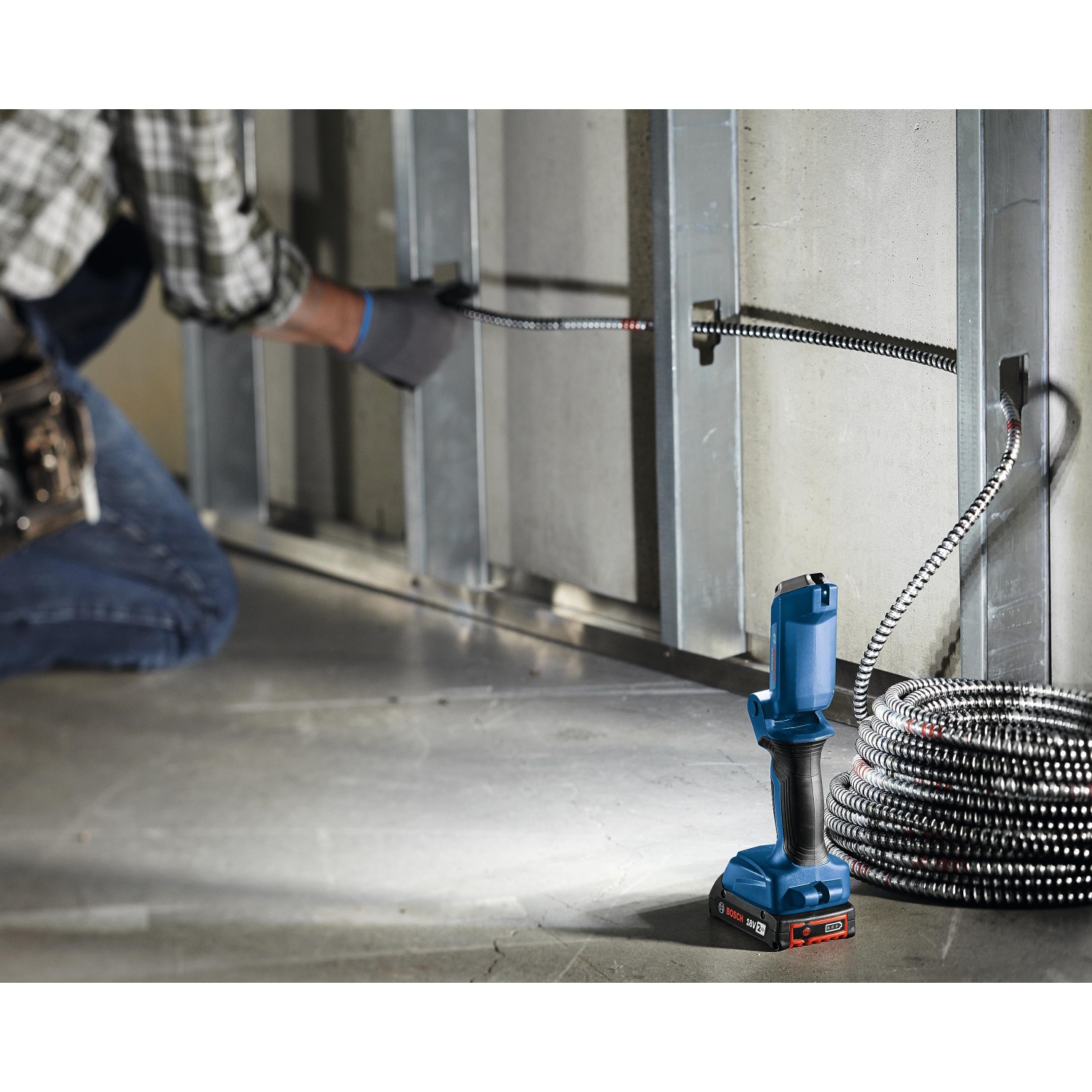 BOSCH GLI18V-300N 18V Lithium-Ion Articulating LED Worklight