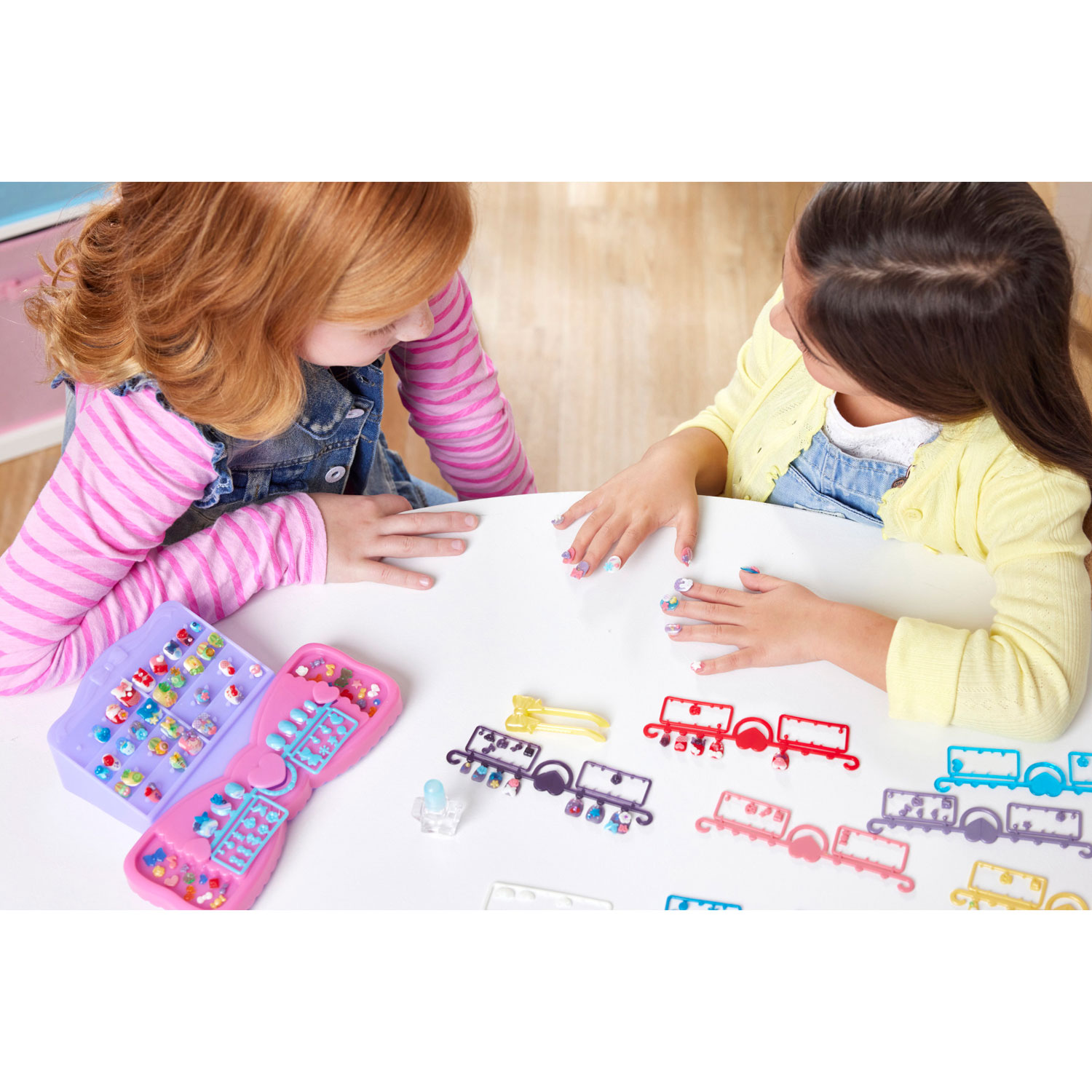 Trousse de manucure Nail Studio Design & Display d'Aquabeads