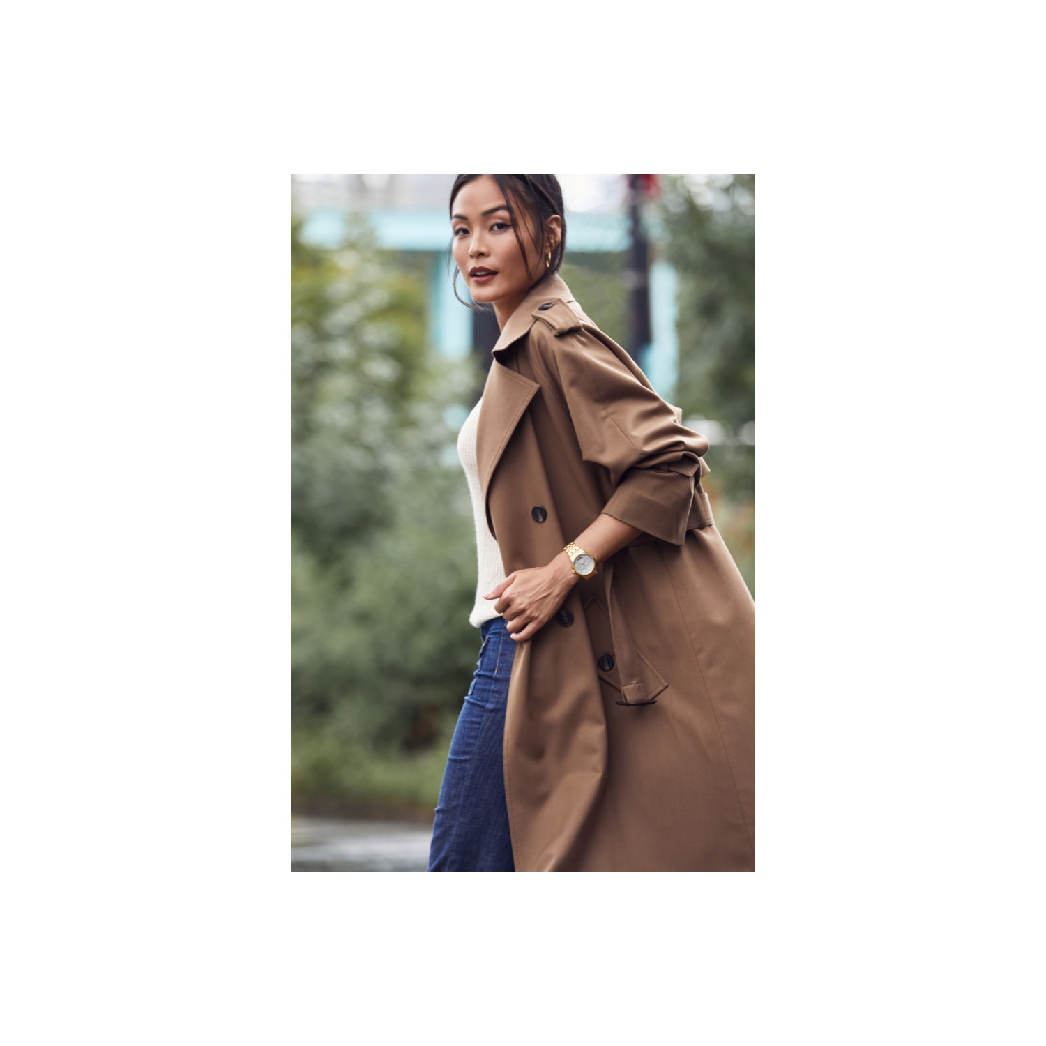 Montre pour femmes Calendrier Eco-Drive de Citizen 37 mm avec boîtier et bracelet en acier inoxydable doré et cadran blanc