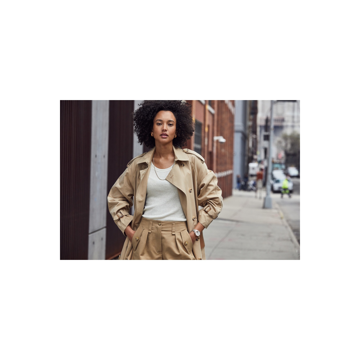 Montre automatique pour femmes Sutton 34&nbsp;mm de Bulova avec boîtier et bracelet en inox deux tons rose doré avec cadran blanc