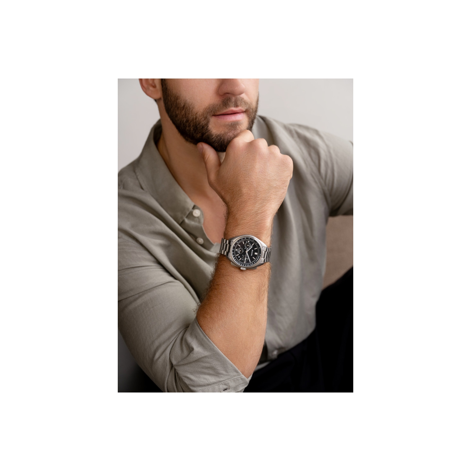 Montre homme, édition spéciale Lunar Pilot, HPQ 45&nbsp;mm, boîtier et bracelet en acier inoxydable argenté avec cadran noir de Bulova