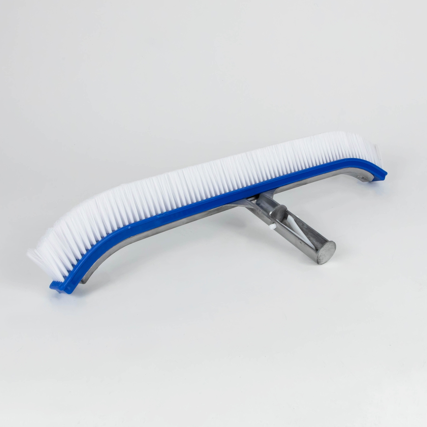 Brosse murale de piscine incurvée grise de 18 po