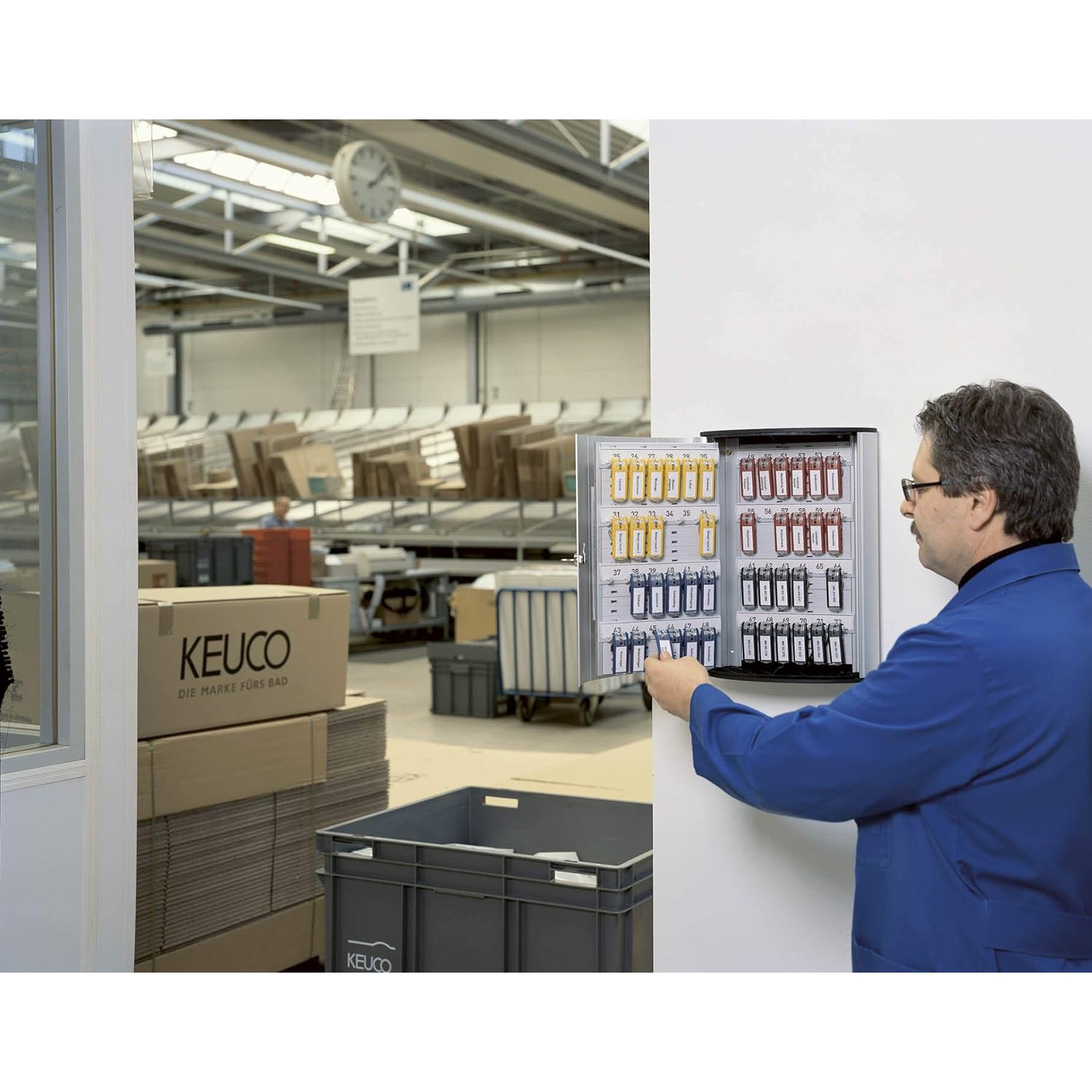 Durable Locking Key Cabinet, 72-Key, Brushed Aluminum, 11 3/4-Inch by 4 5/8-Inch by 15 3/4-Inch, Silver (195523)