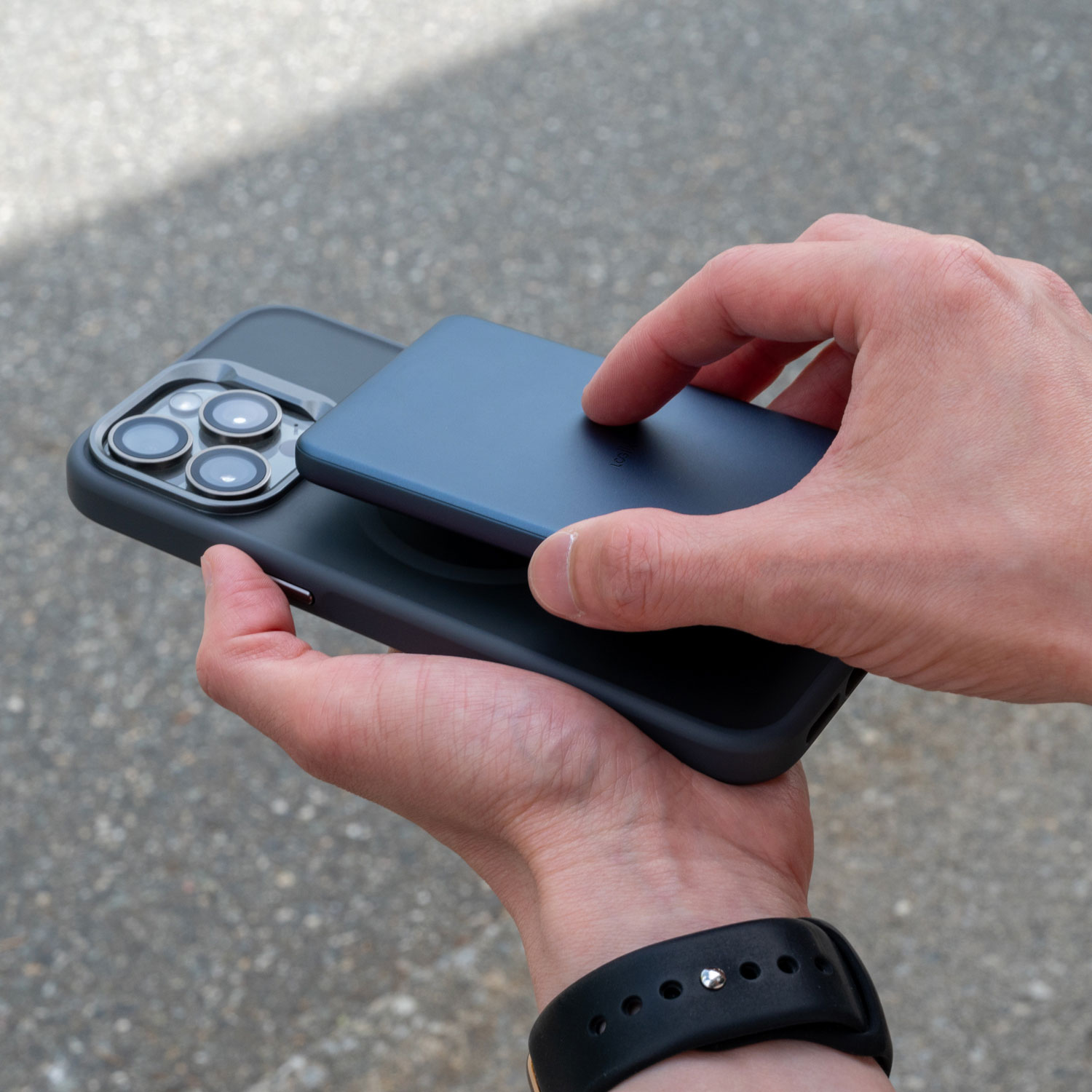 LOGiiX Piston Power MagSlim 5000 mAh 20W PD Power Bank with MagSafe - Midnight Blue