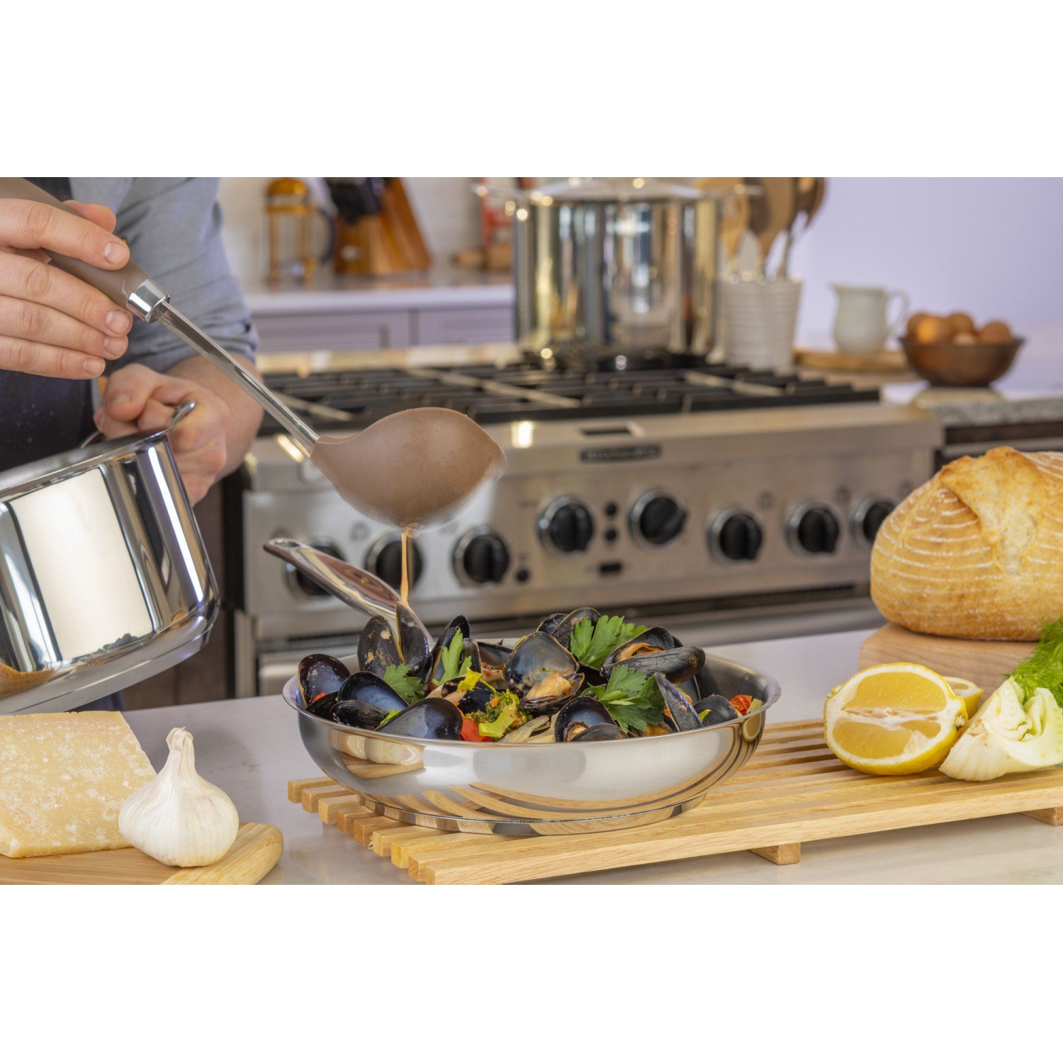 Meyer Confederation Stainless Steel Cookware Set, 11-Piece, Made in Canada