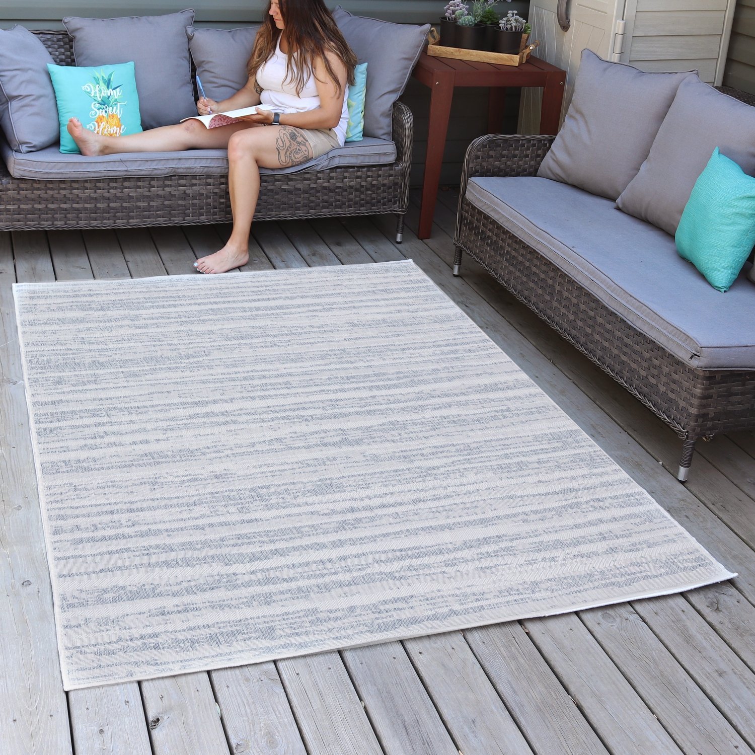 Tapis d'extérieur Sunnydaze Artistic Storms - Argent glacé - 5&nbsp;pi x 7&nbsp;pi