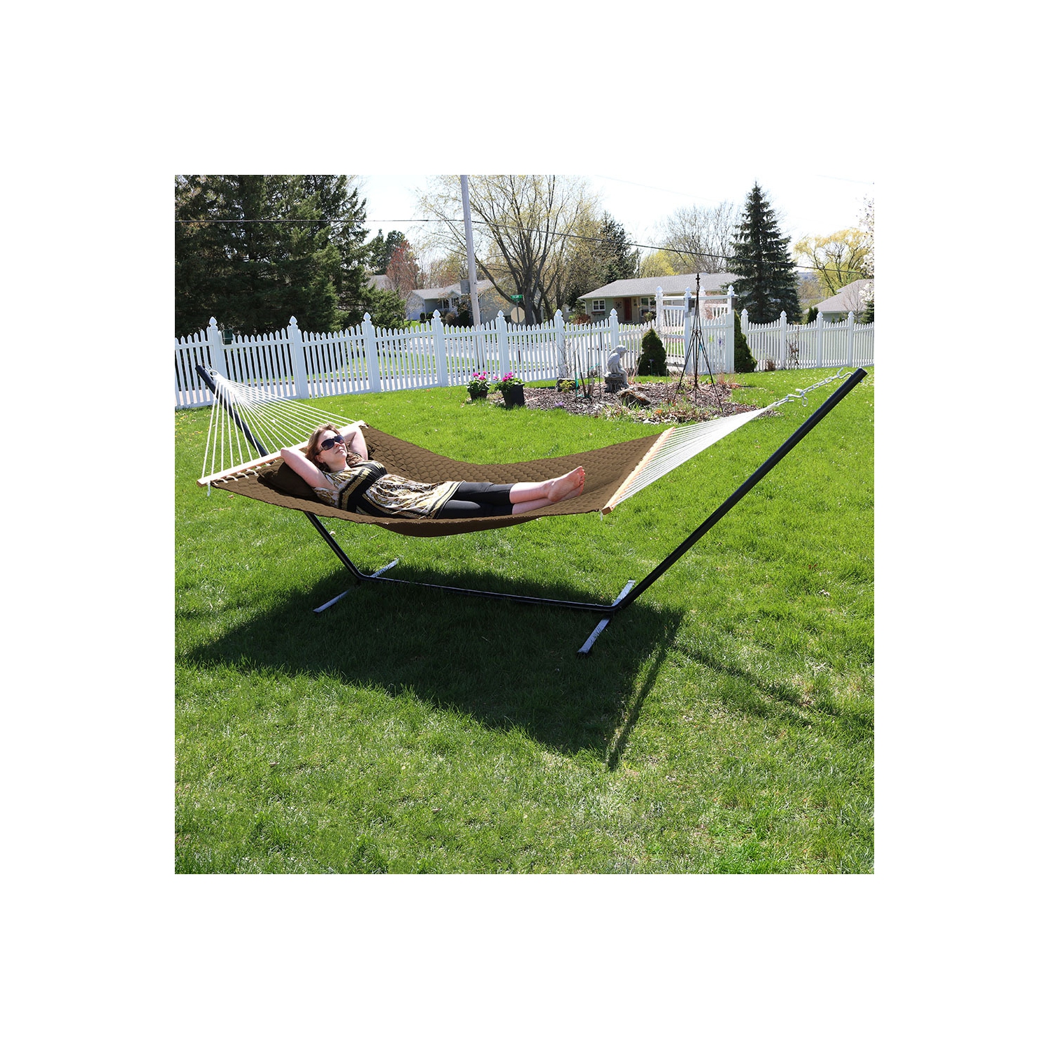 Hamac matelassé en tissu pour 2 personnes avec support en acier de Sunnydaze - Brun