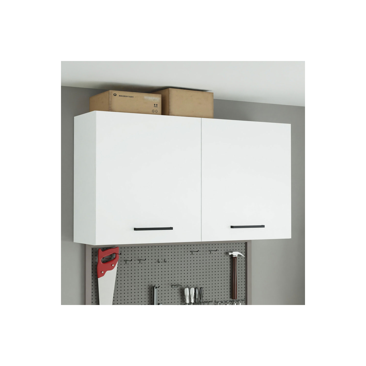 Armoire de rangement murale avec 2 portes et tablettes utilitaires de 47 po Madesa - Blanc