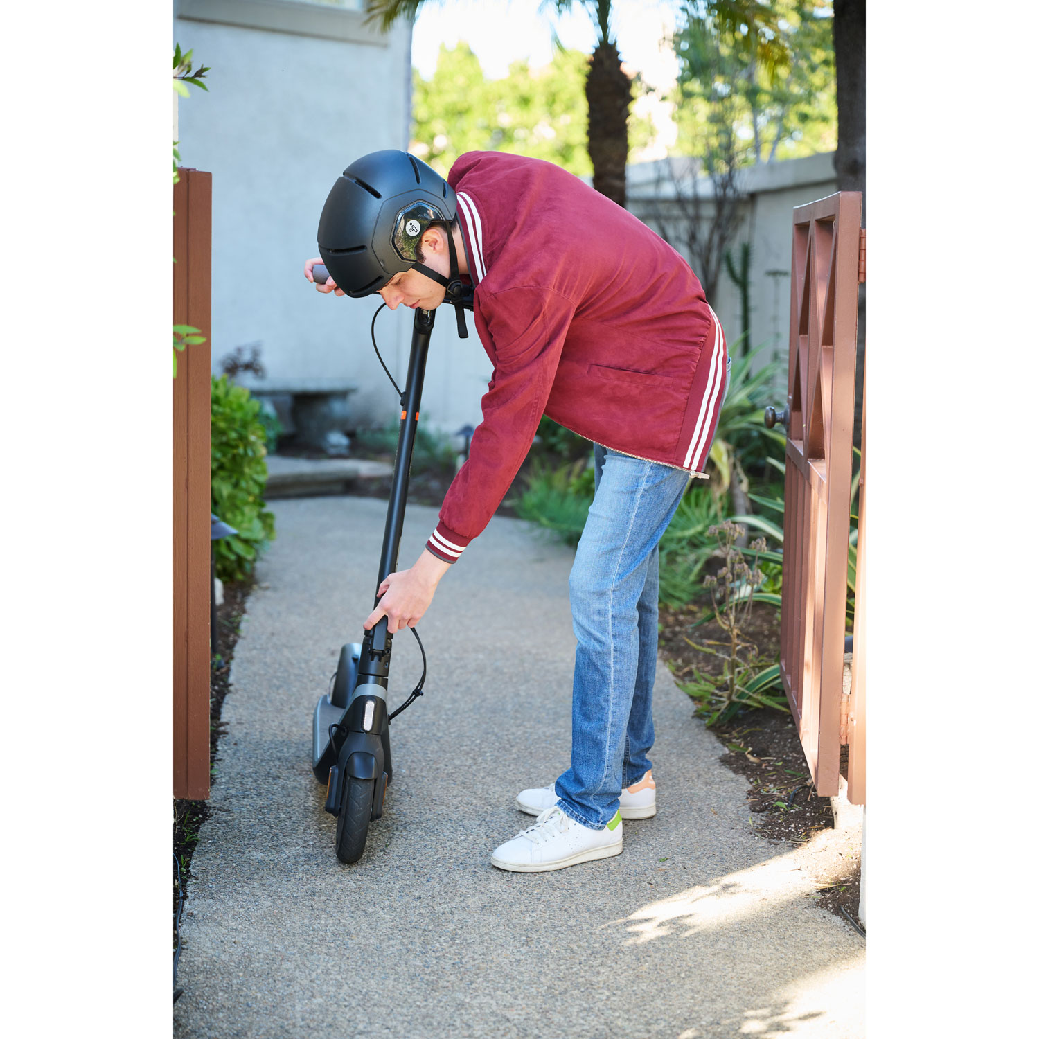 Remis à neuf - Trottinette électrique pour adultes Ninebot KickScooter E2 de Segway (moteur de 450 W/autonomie de 25 km/vitesse maximale de 20 km/h)