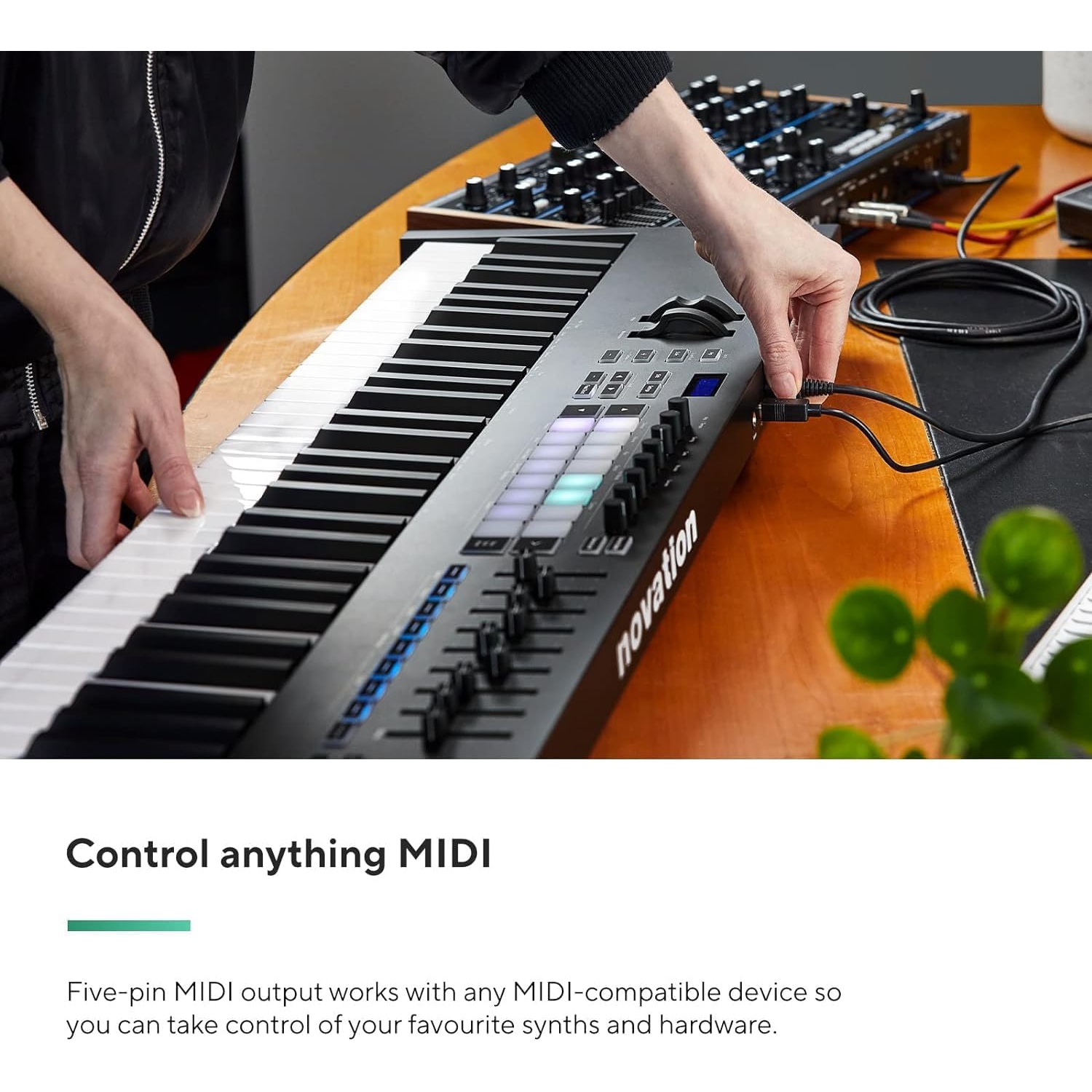 Novation Launchkey 88 [MK3] contrôleur MIDI clavier pour Ableton Live, noir