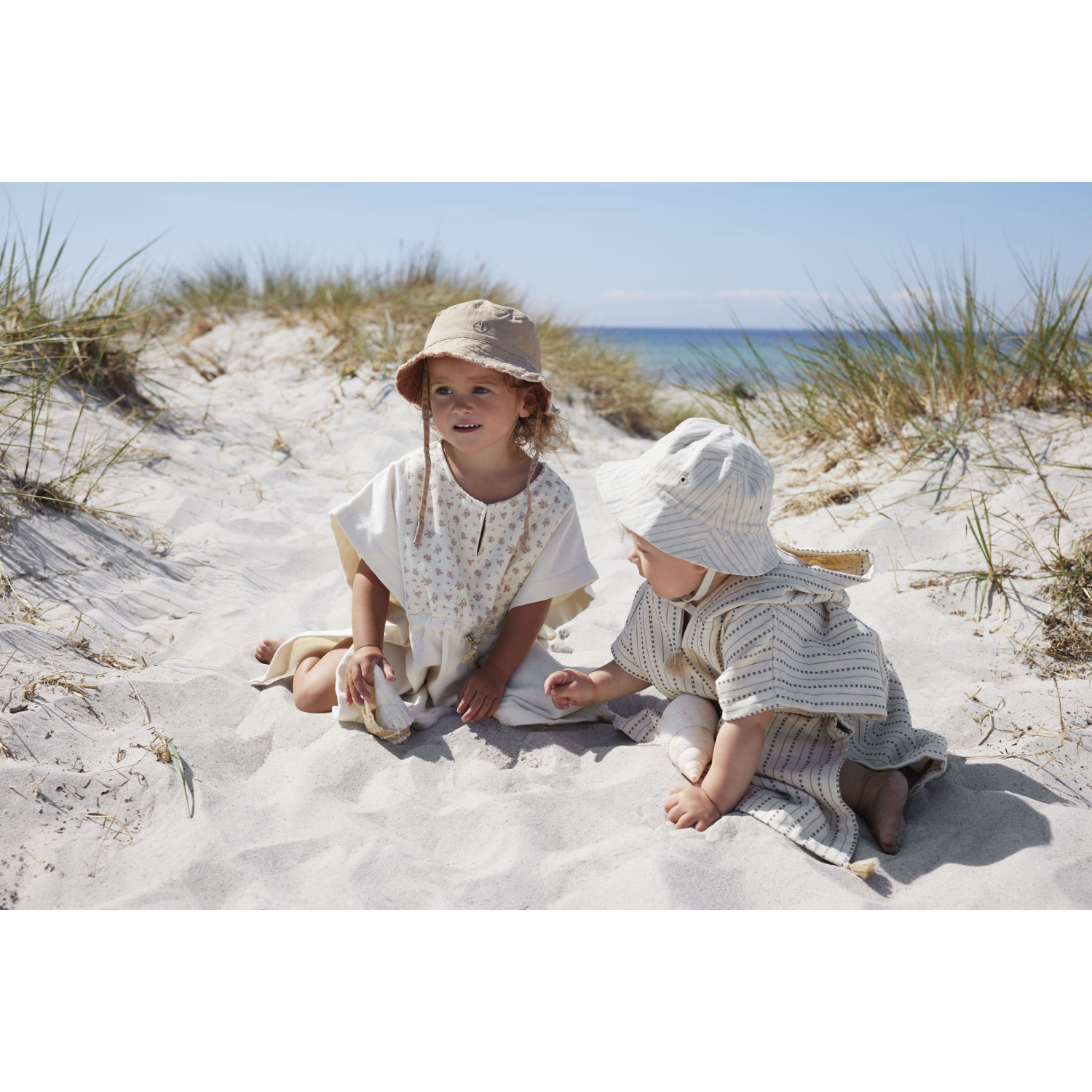 Elodie détails - Bath Poncho - Autumn Rose placement