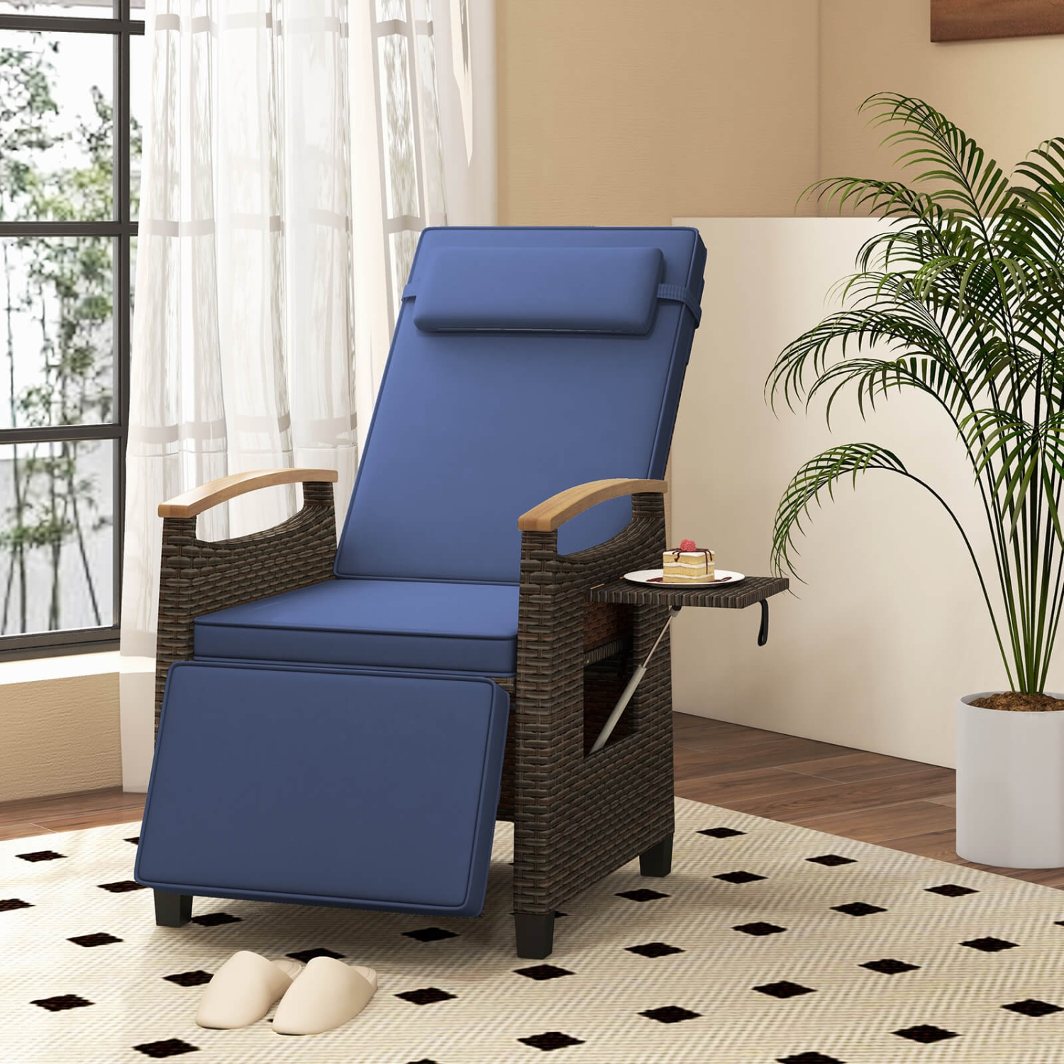 Fauteuil de patio inclinable en osier avec repose-pieds rabattable et dossier réglable de Costway 1 pièces, bleu marine