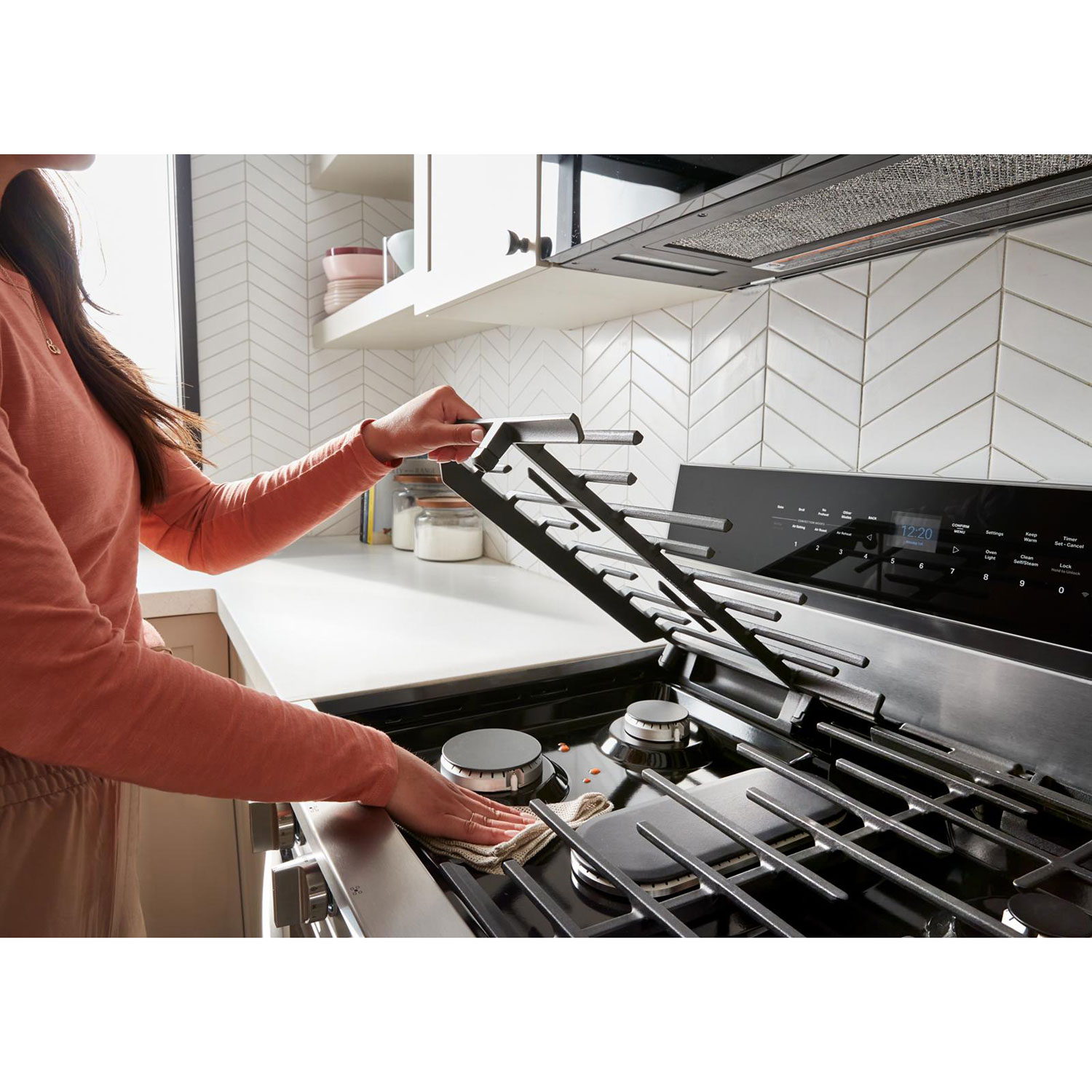 Cuisinière au gaz autonome de 30 po à 5 brûleurs avec four à convection véritable de 5 pi³ de Whirlpool - Noir