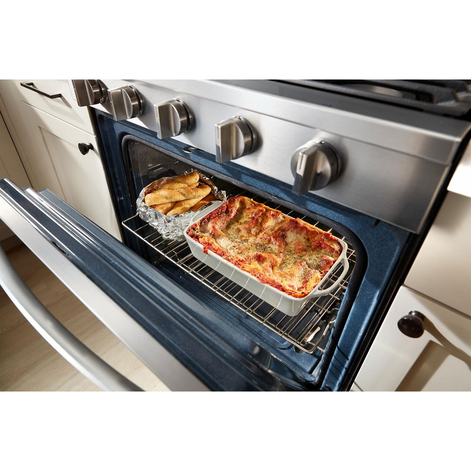 Whirlpool 30" 5.0 Cu. Ft. True Convection 5-Burner Freestanding Gas Range - Stainless Steel