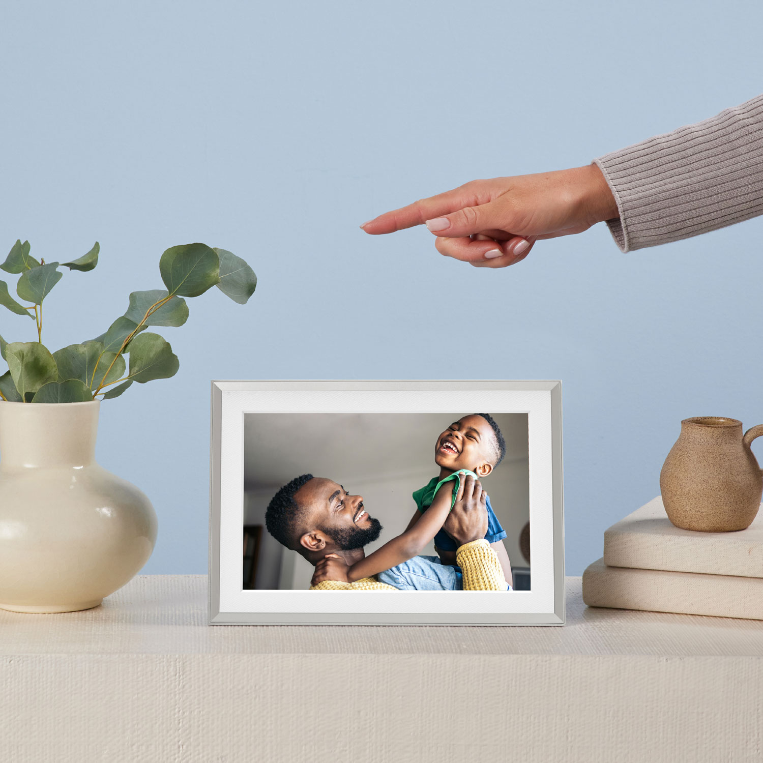 Aura Carver Mat Clay 10.1" Wi-Fi Digital Photo Frame - White