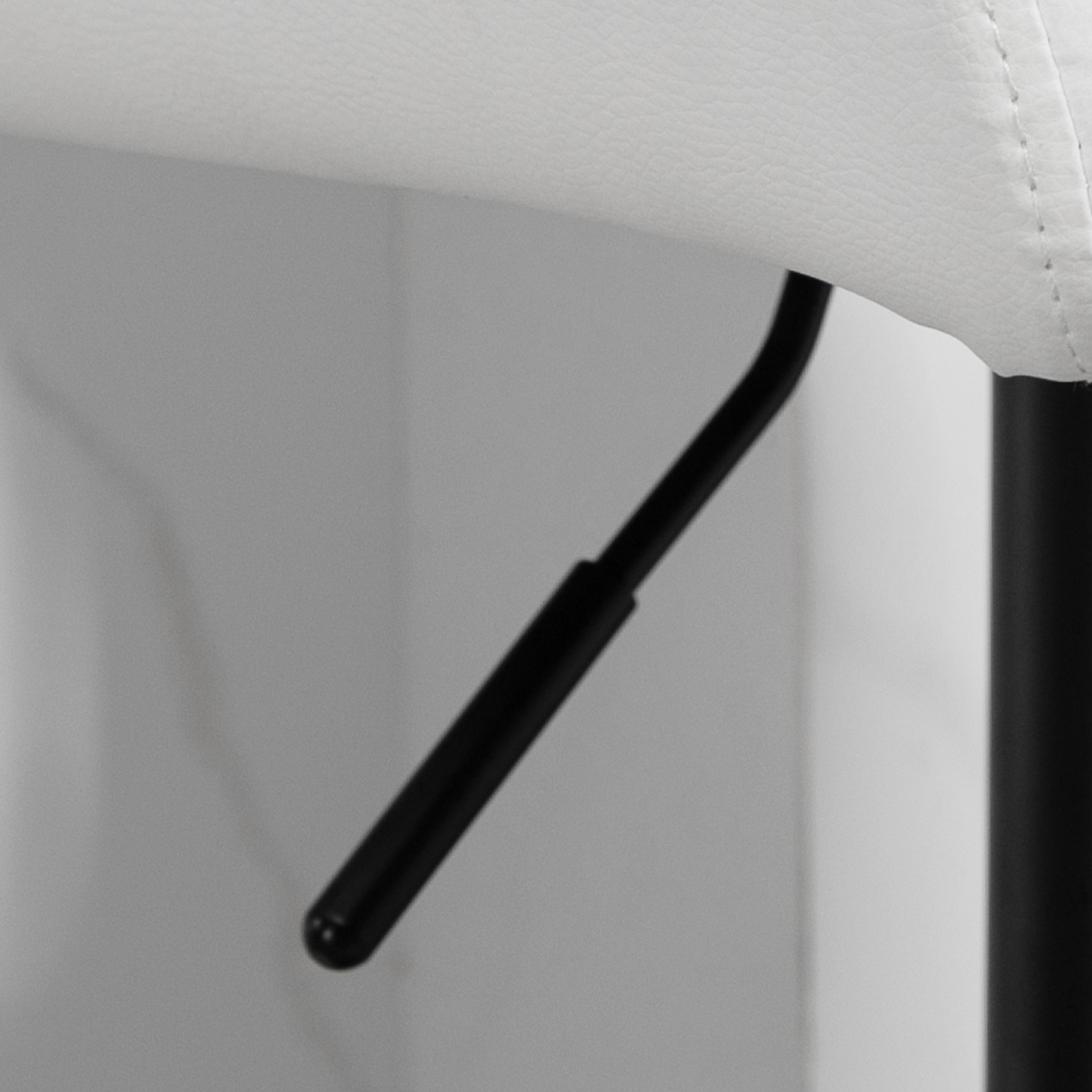 HOMCOM – Ensemble de 2 tabourets de bar ajustables, tabourets pivotants en cuir pu capitonné avec repose-pieds et dossier, chaises de bar pour